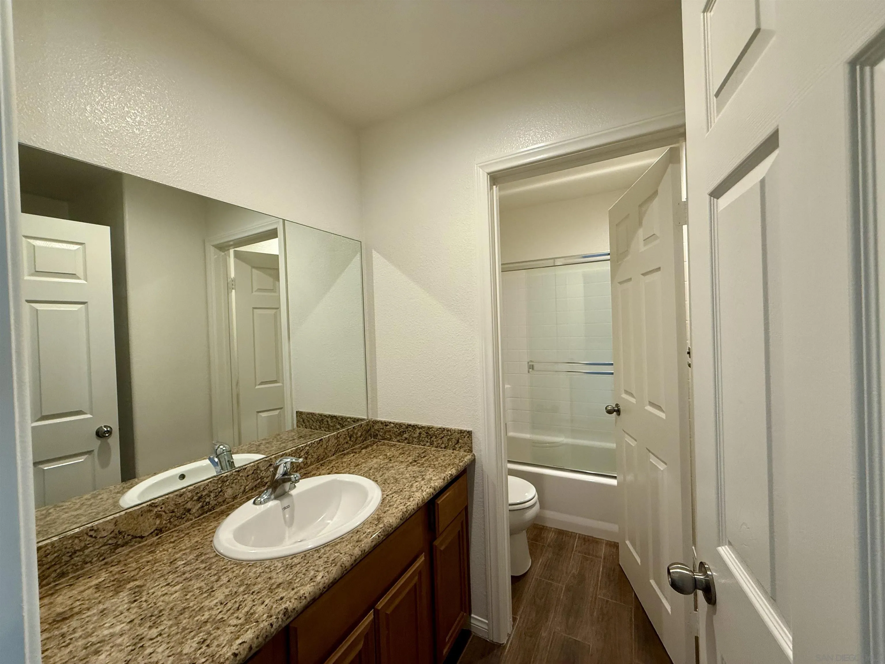 https://cdn.realtyfeed.com/cdn/127/250041121/065eb4d0f6949aaa0cea55f44faf8fef.webp