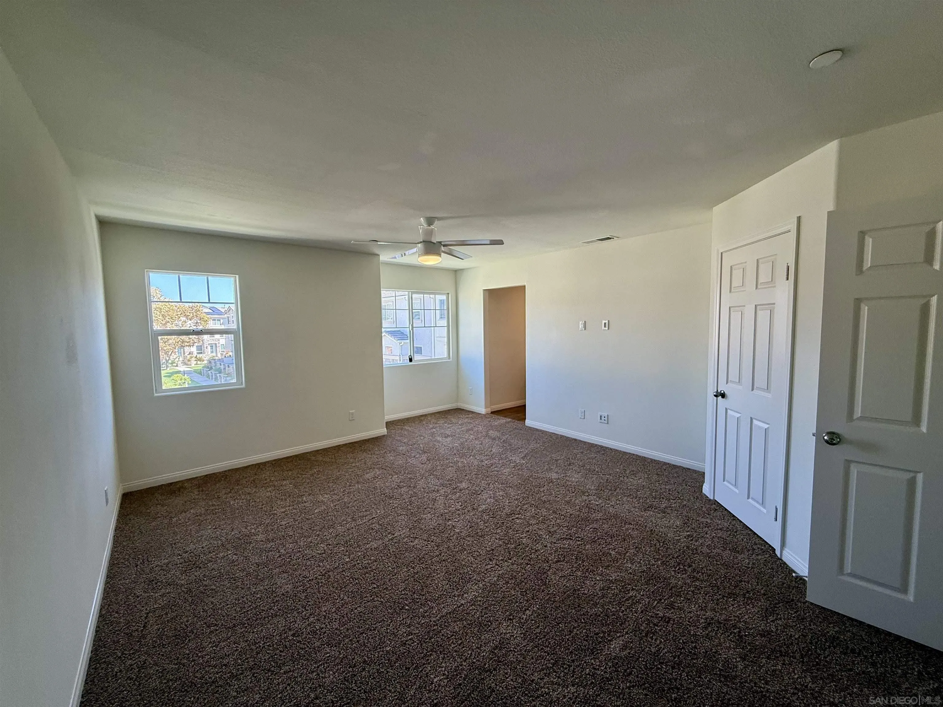 https://cdn.realtyfeed.com/cdn/127/250041121/36d0e5e8c2beda7112f13df3fd4a5f9d.webp