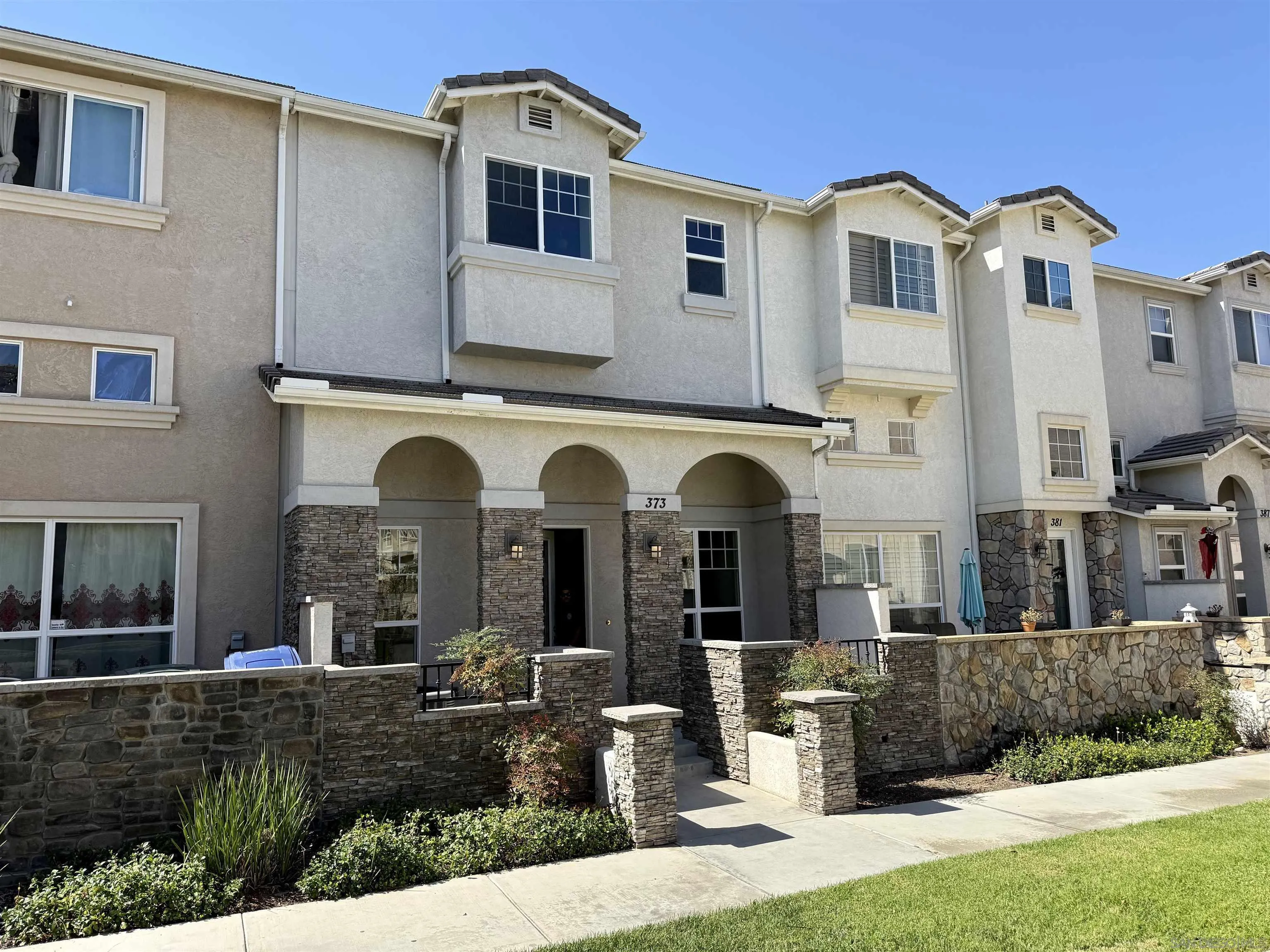 Photo #2: 250041121 Listing 