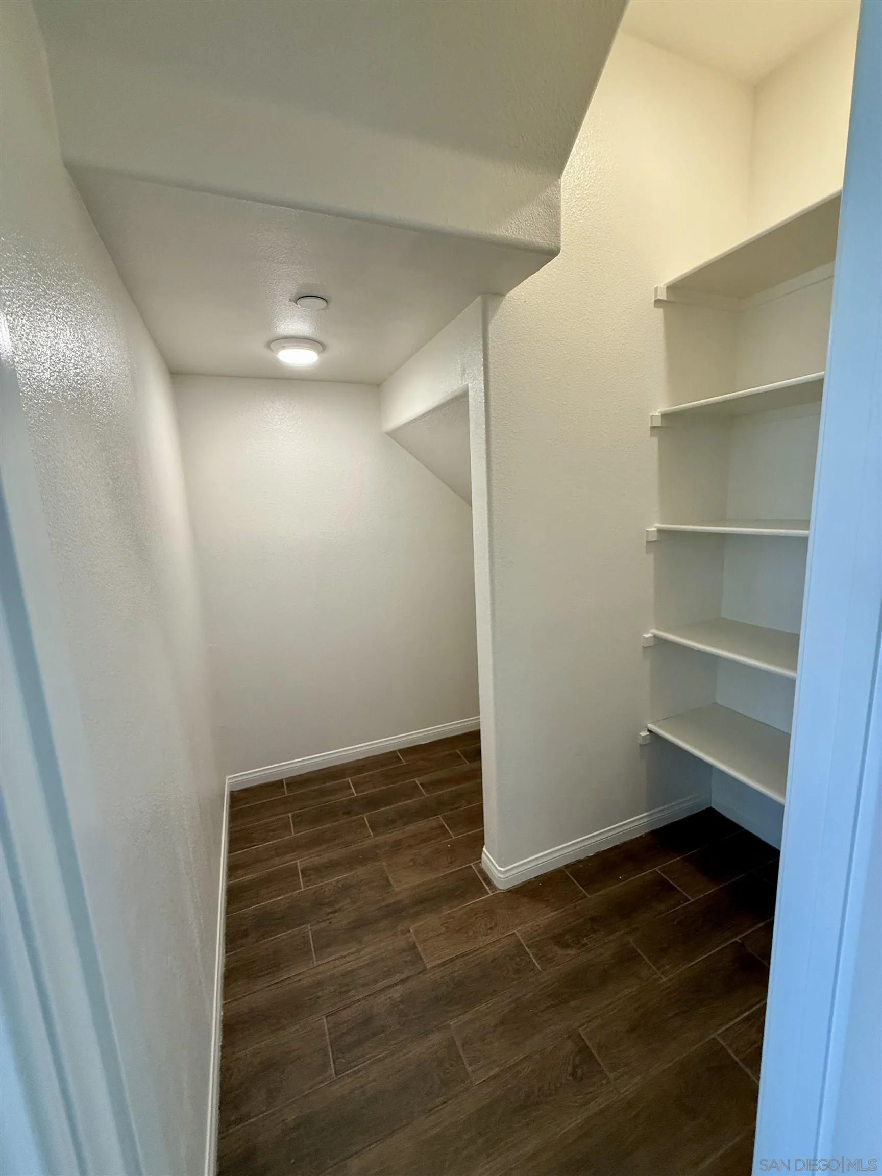 https://cdn.realtyfeed.com/cdn/127/250041121/beeb07c331f29f8eb6fec59e3782a08c.webp