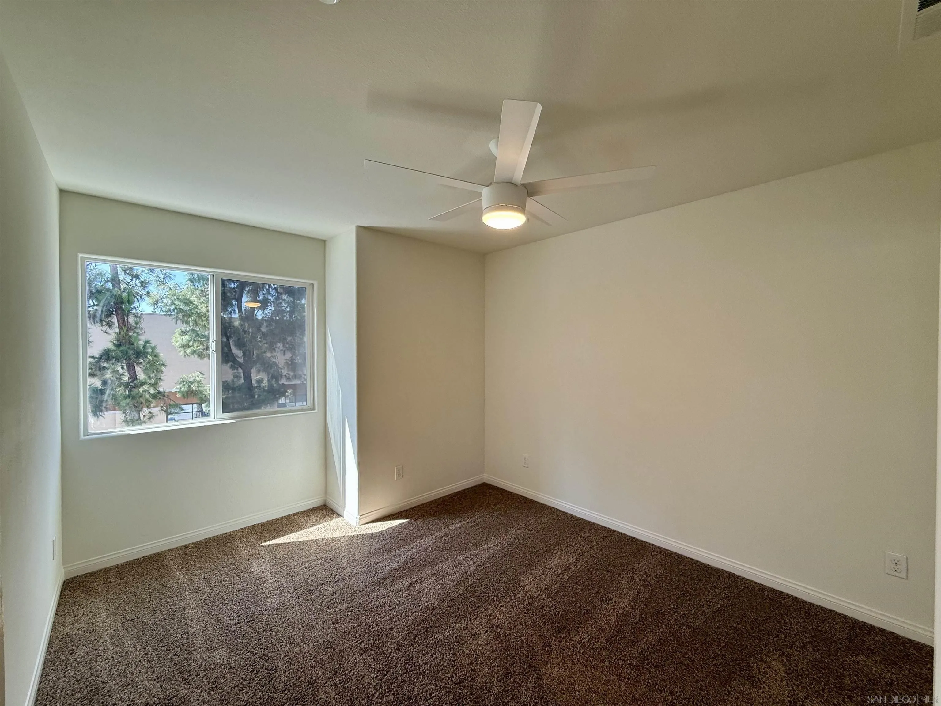 https://cdn.realtyfeed.com/cdn/127/250041121/d16861b208c698549d1b2f219c53d60b.webp