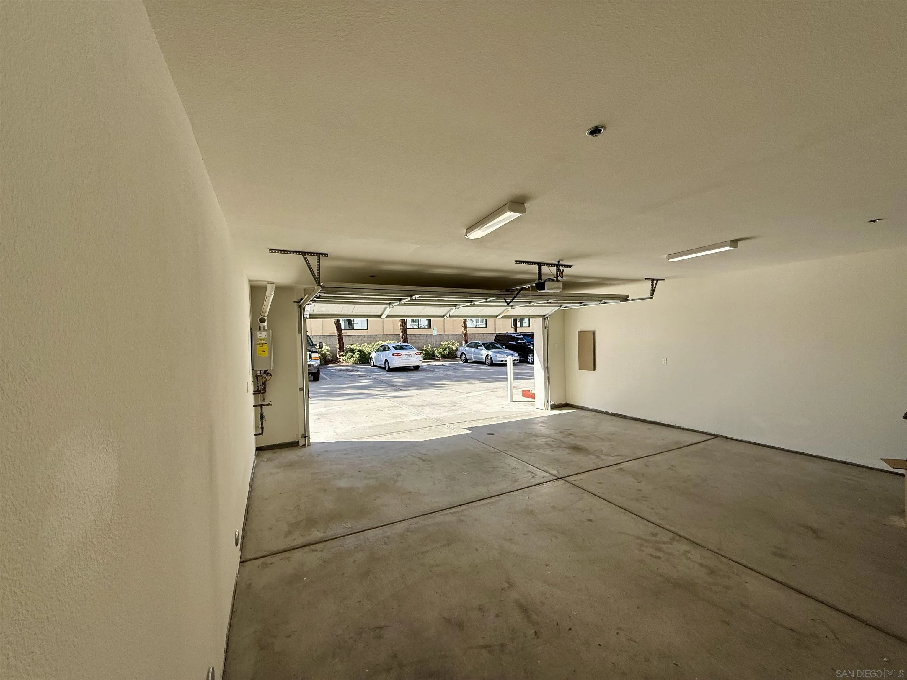 https://cdn.realtyfeed.com/cdn/127/250041121/e8ca12e8c12a237df78fd4139a652427.webp