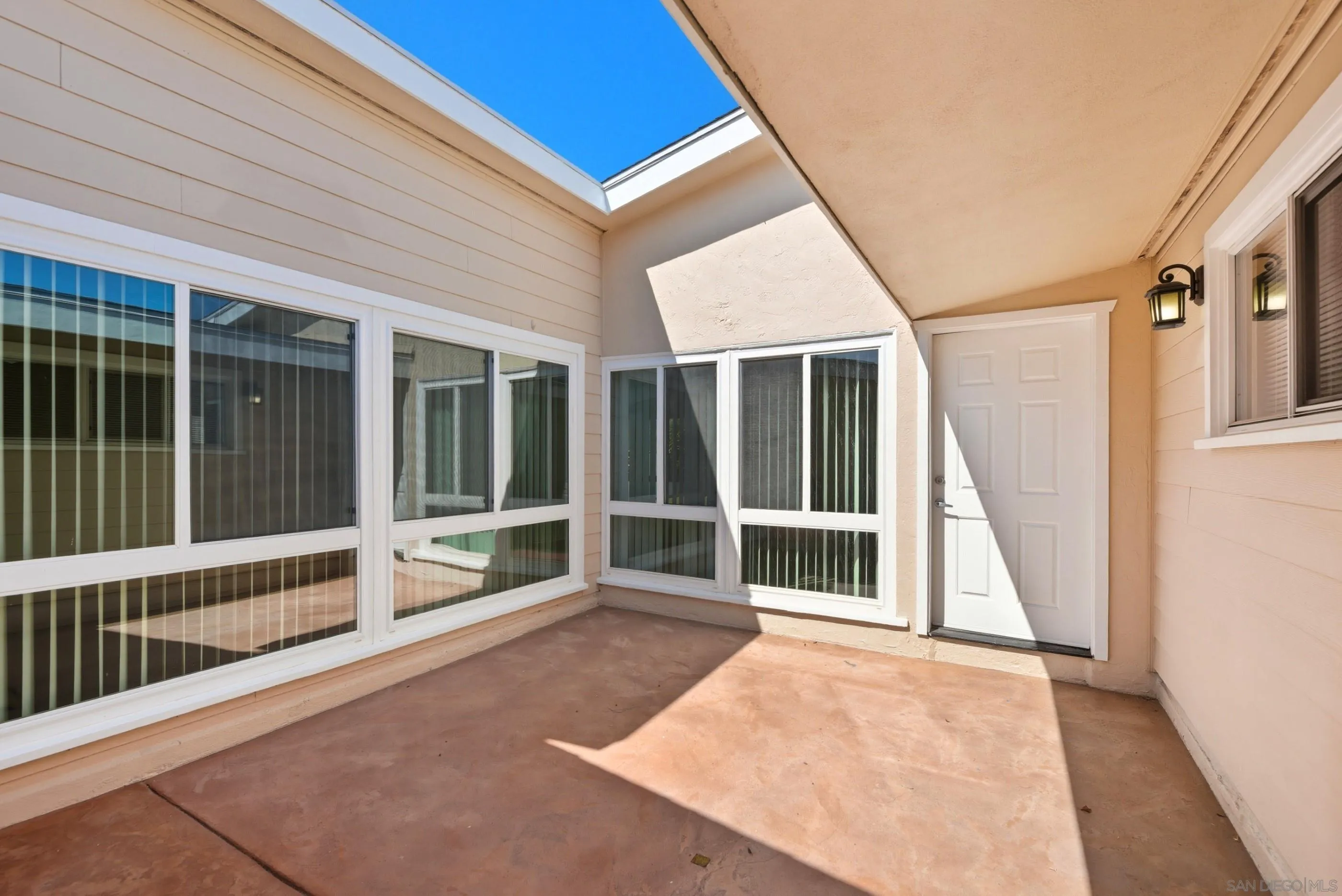 https://cdn.realtyfeed.com/cdn/127/250041122/0d12b10c95eef9b0d9a4d823186a4a63.webp