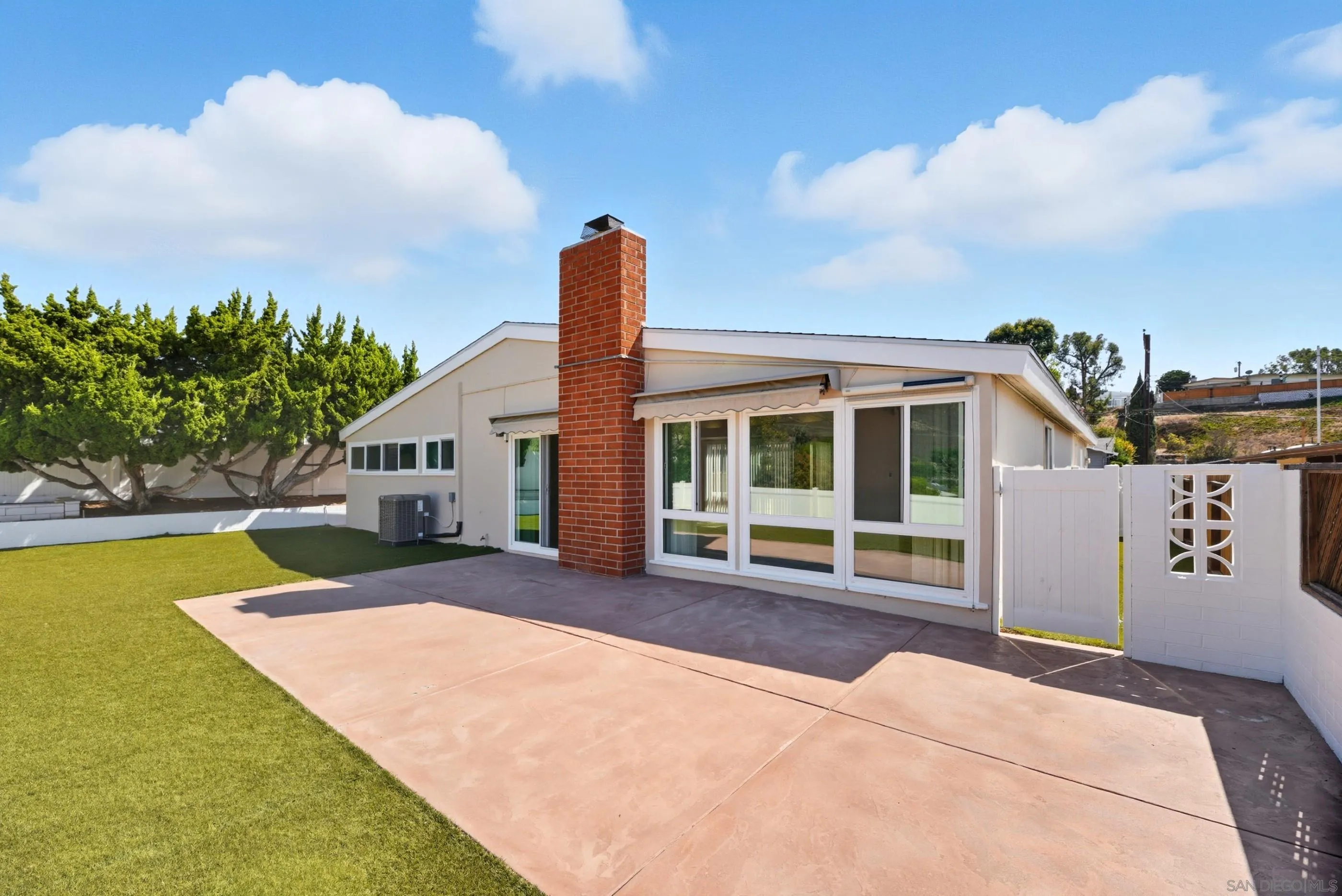 https://cdn.realtyfeed.com/cdn/127/250041122/55bada6956994a135c2d12a6e4e3892c.webp