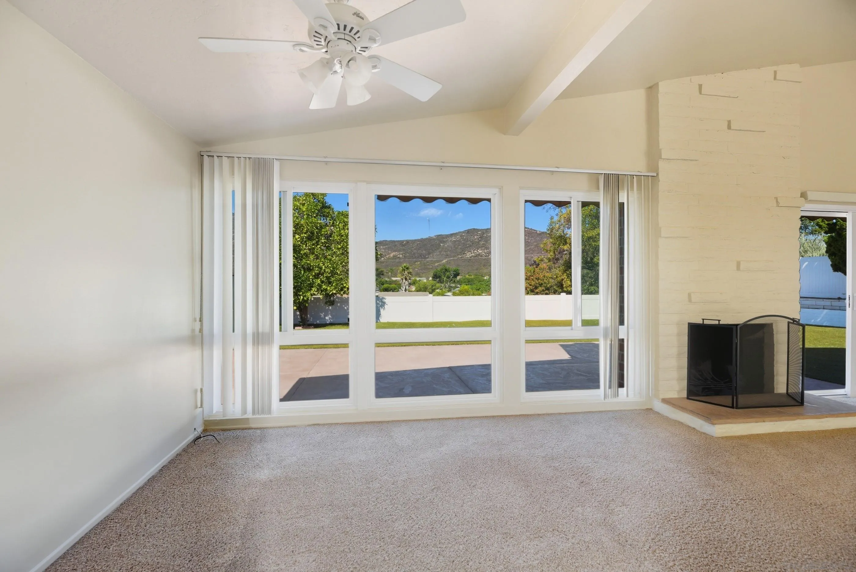 https://cdn.realtyfeed.com/cdn/127/250041122/83f395d4da966ab2bcf501020c860fc3.webp