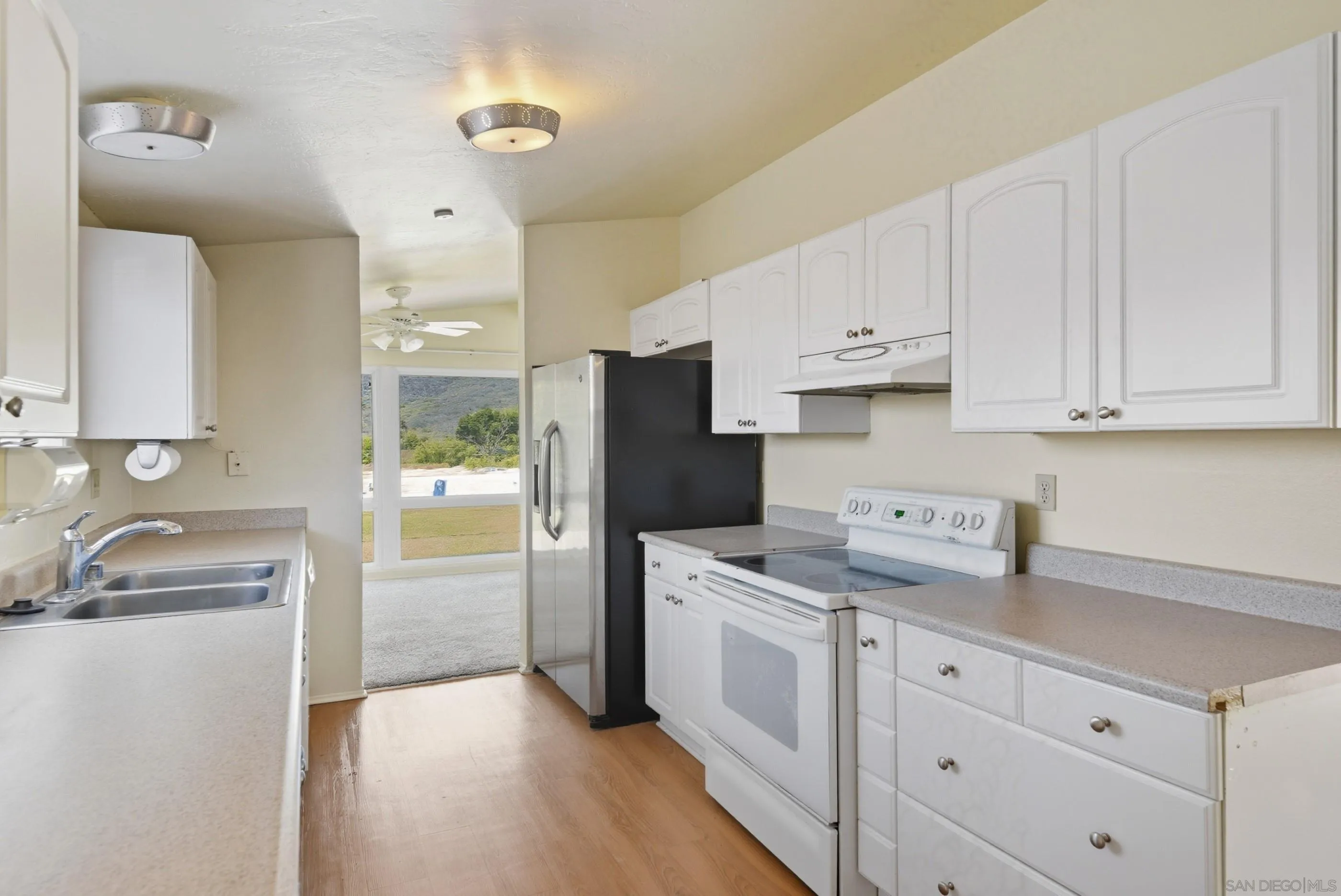 https://cdn.realtyfeed.com/cdn/127/250041122/9ba1daa8dcfe8c053dfd9c20a813285e.webp