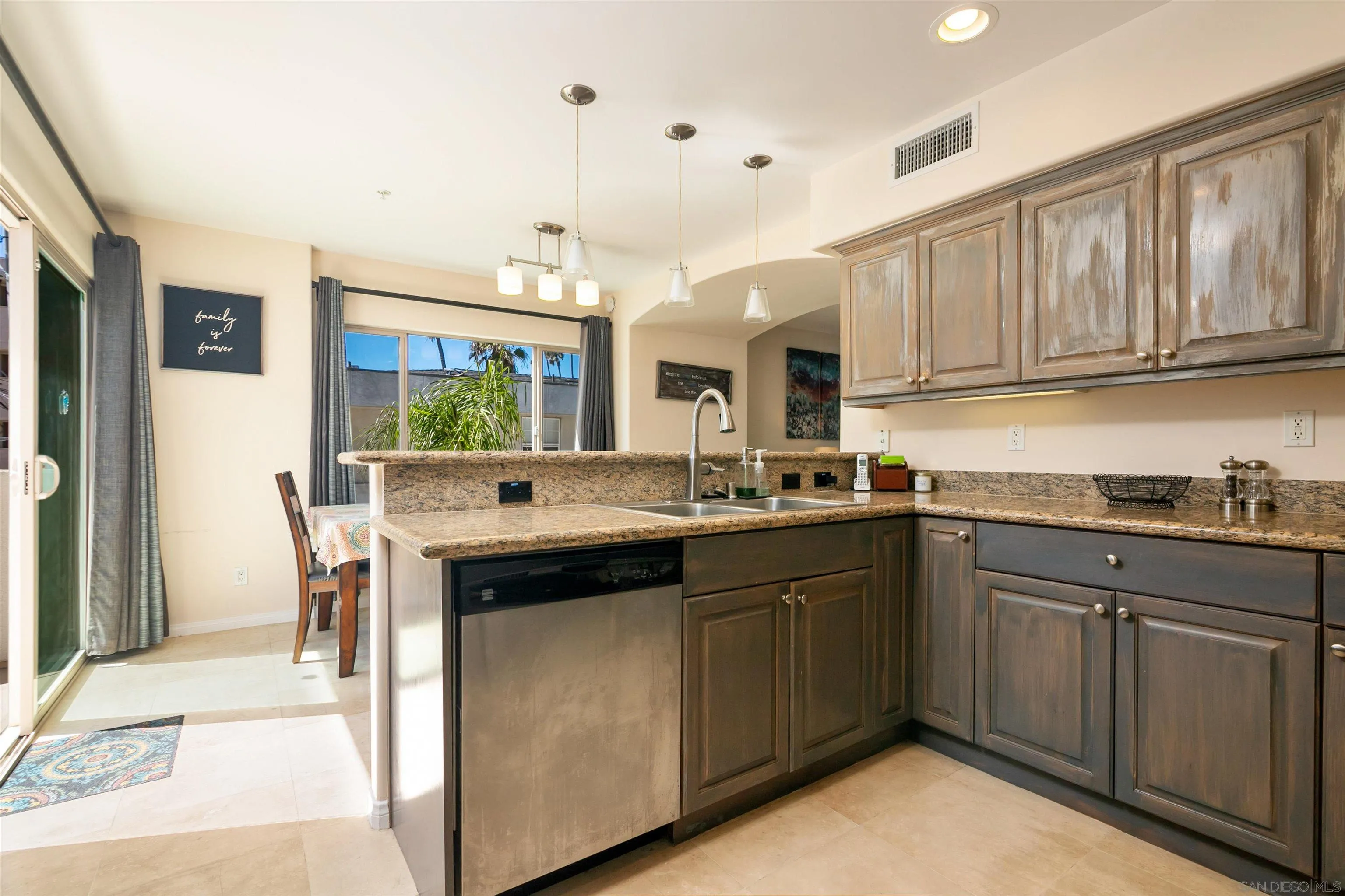 https://cdn.realtyfeed.com/cdn/127/250041127/a0516dd7f62842ff3fae6c2092a4a5ff.webp