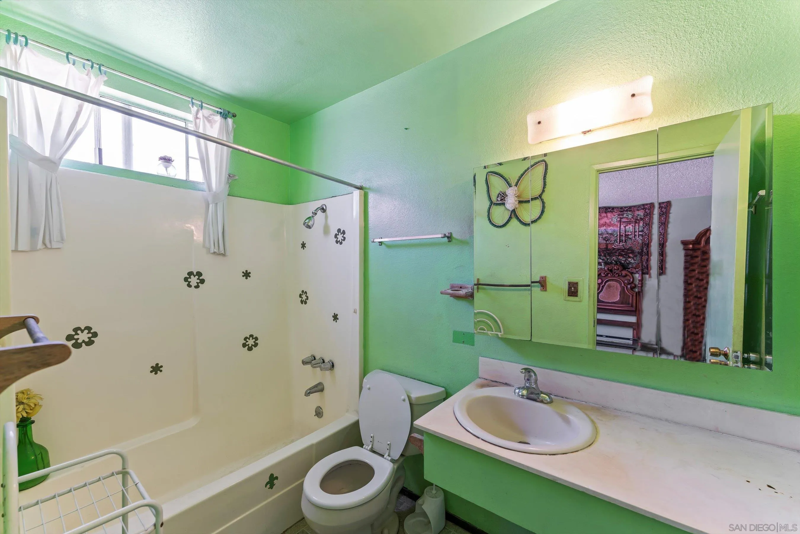 https://cdn.realtyfeed.com/cdn/127/250041128/9f721225b3e717b518063bc22ce5f3d5.webp