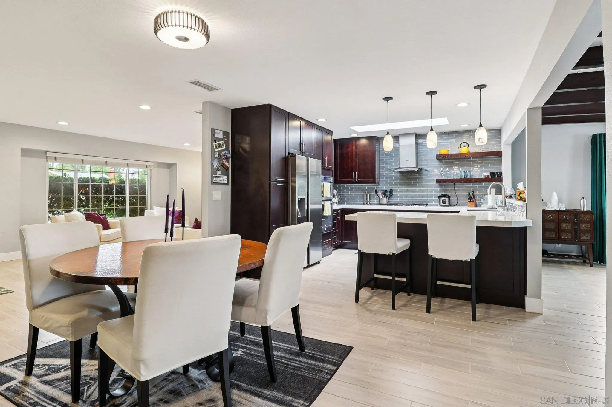 https://cdn.realtyfeed.com/cdn/127/250041129/45dfe8b83d833423dc8b89dfad869c7b.webp