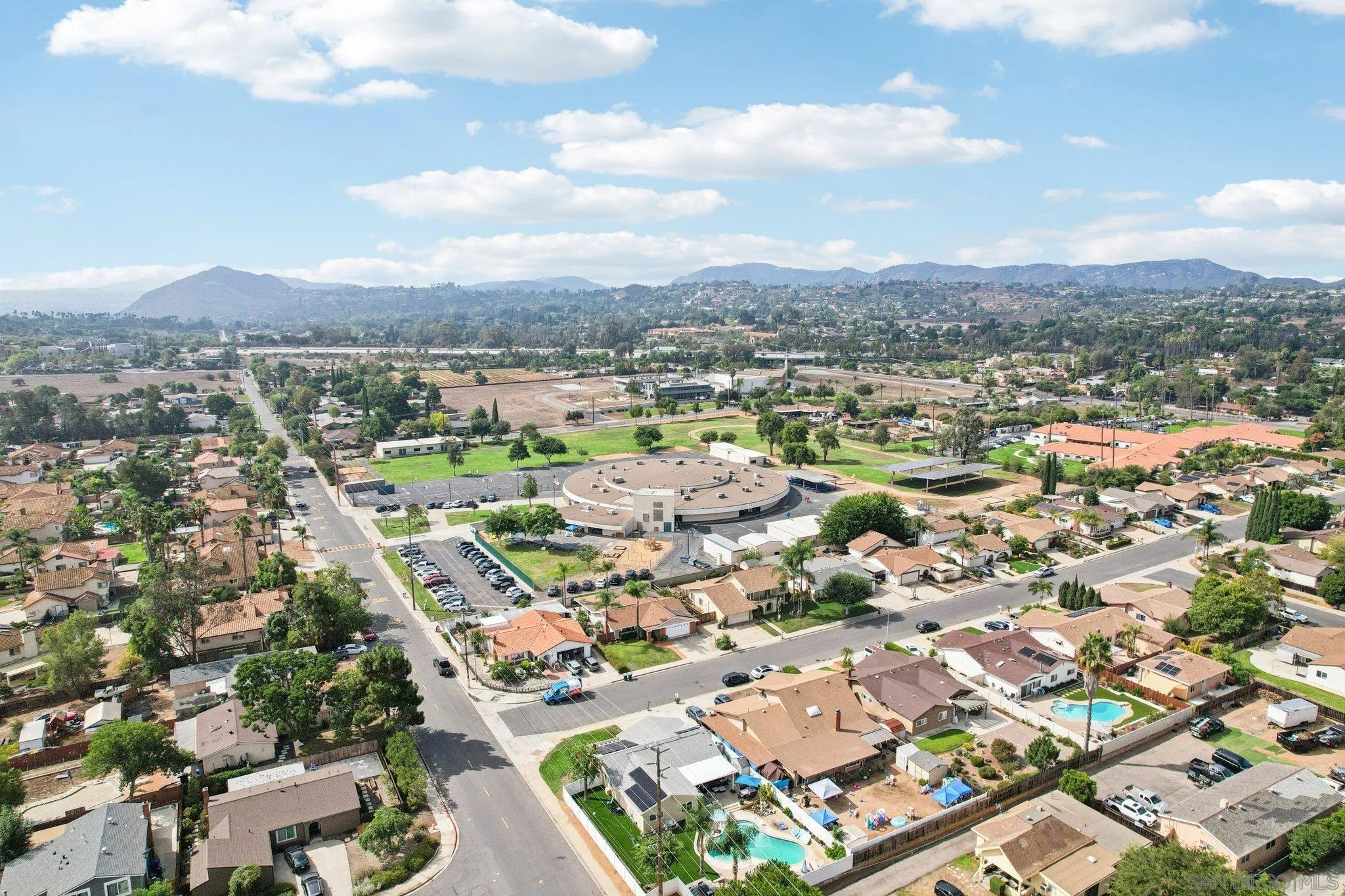 https://cdn.realtyfeed.com/cdn/127/250041129/6d1faf274b7aa5b1d50e736845f9d78c.webp