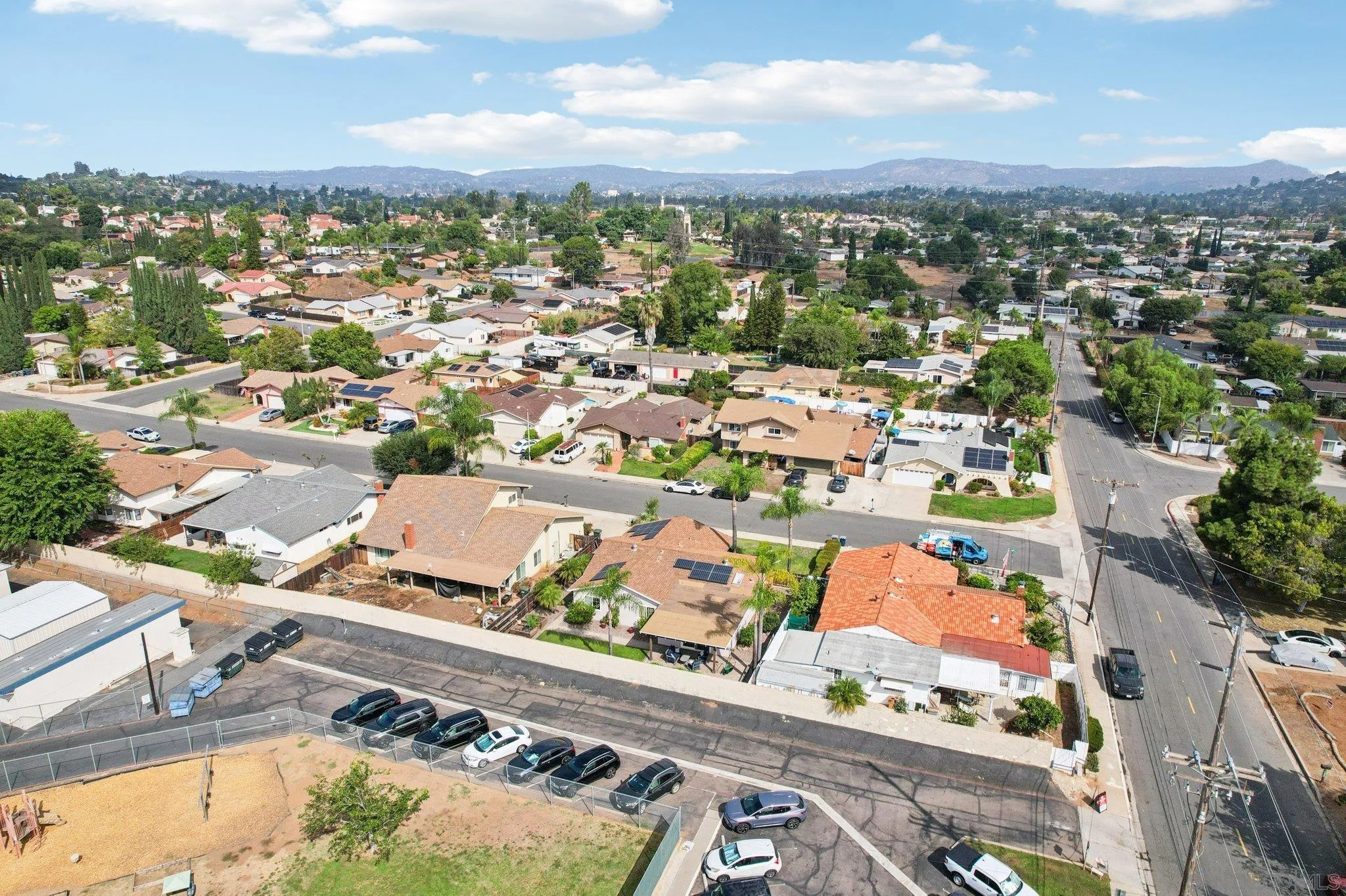 https://cdn.realtyfeed.com/cdn/127/250041129/8d9eecc1cae2820c328352d4bb848a72.webp
