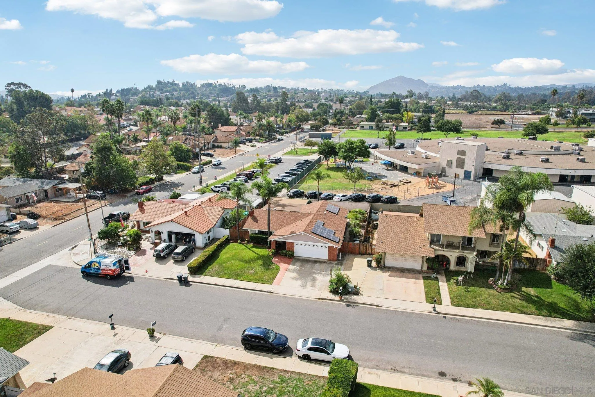 https://cdn.realtyfeed.com/cdn/127/250041129/c3d7dbf8137a6aa8bbede11fc64afda5.webp