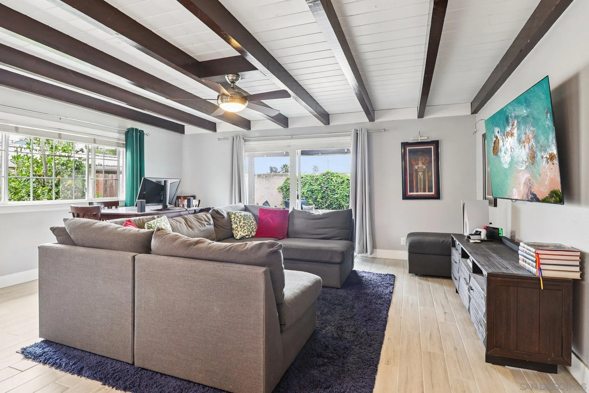 https://cdn.realtyfeed.com/cdn/127/250041129/f25b9bf4b5990ef85c0b0bde7fb669e6.webp