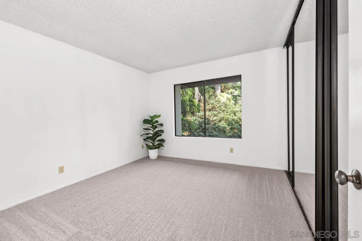 https://cdn.realtyfeed.com/cdn/127/250041136/1182ec3f808dc4deb9453f21e8b9ecee.webp