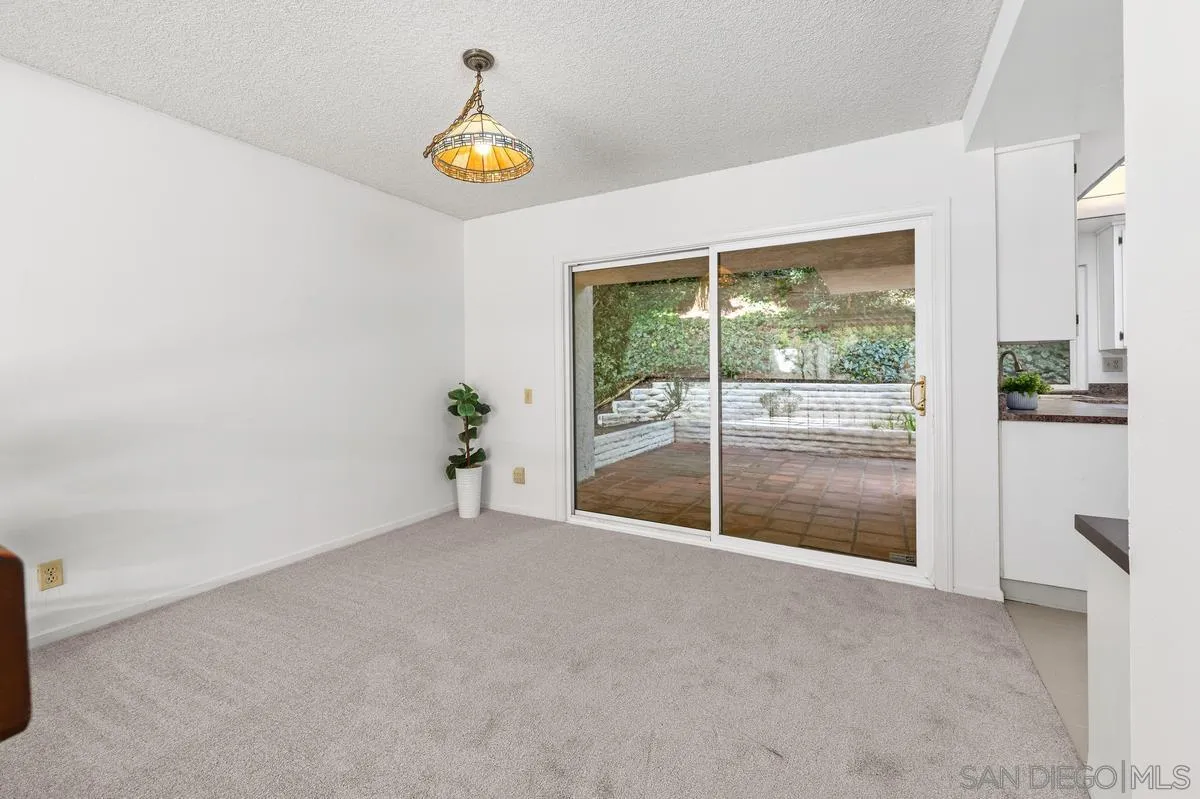 https://cdn.realtyfeed.com/cdn/127/250041136/ac8b01cf46e06f6ce1d17192a7304cd5.webp