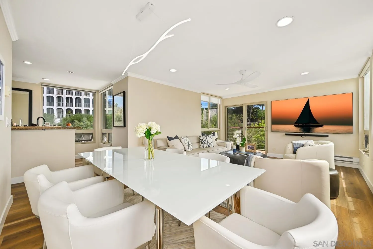 https://cdn.realtyfeed.com/cdn/127/250041138/429f6ff7f8be87ed18a9ca0e74906806.webp
