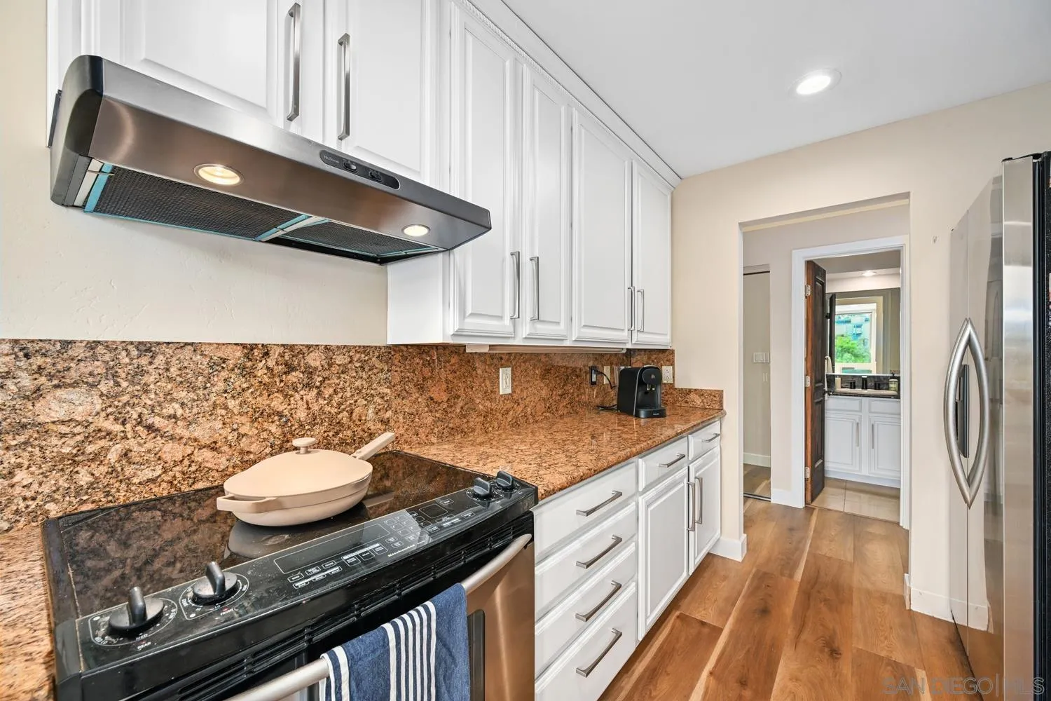 https://cdn.realtyfeed.com/cdn/127/250041138/b3db69c42e75165345b68ad06ad3cfc5.webp