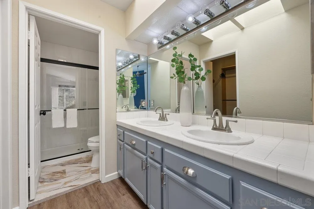 https://cdn.realtyfeed.com/cdn/127/250041141/40ee1ade61f12a869e3da2e0bace7394.webp