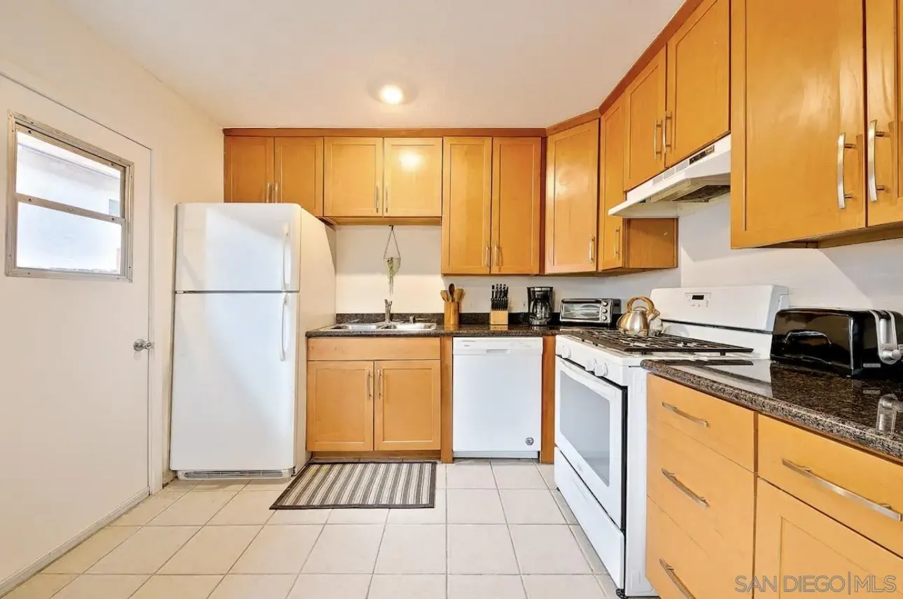 https://cdn.realtyfeed.com/cdn/127/250041143/277e7951264981efc7dd5a12d4c6b28d.webp