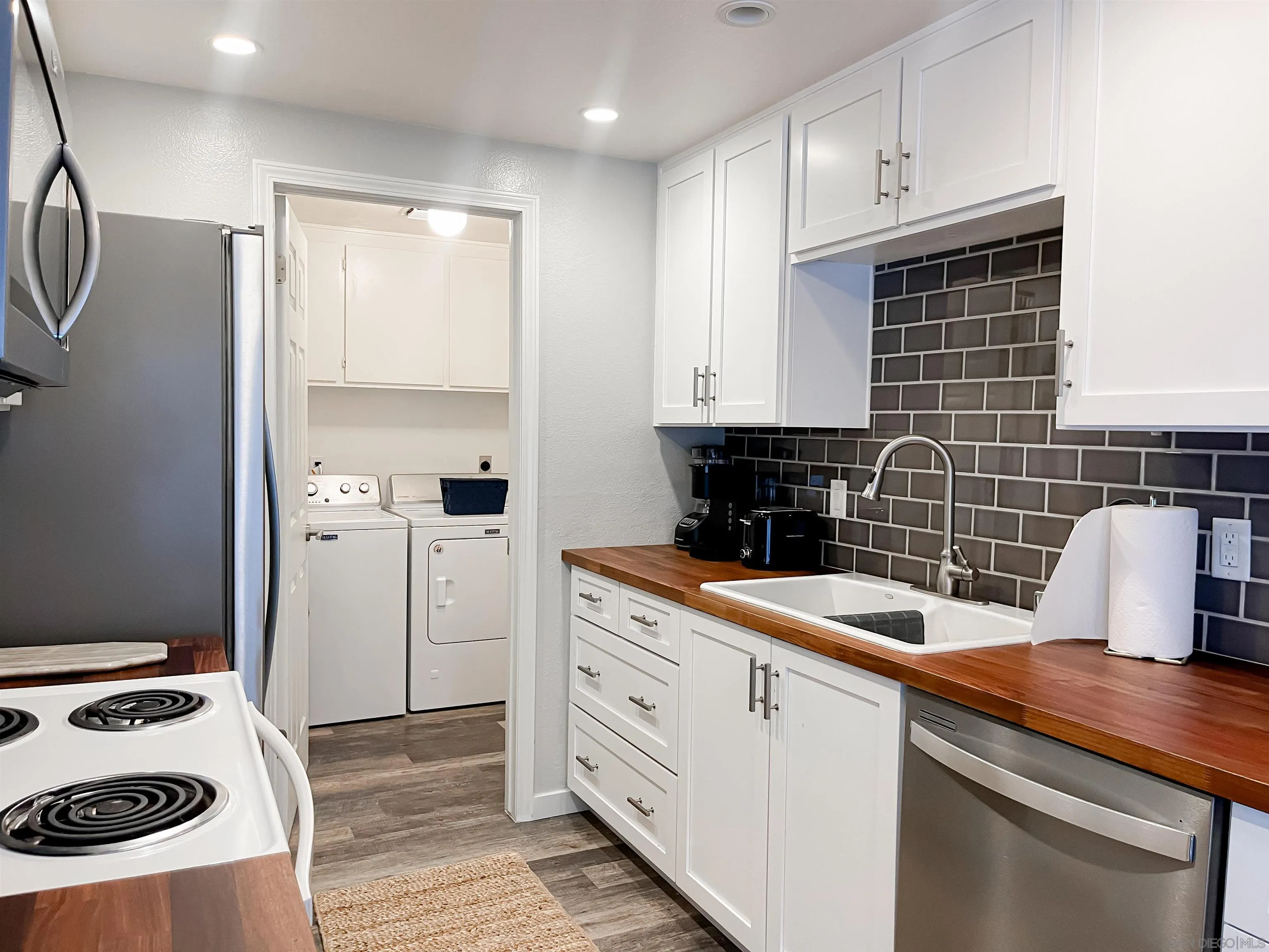 https://cdn.realtyfeed.com/cdn/127/250041145/5ecb3dcfb9d69c130b38c0be2b0ad75b.webp