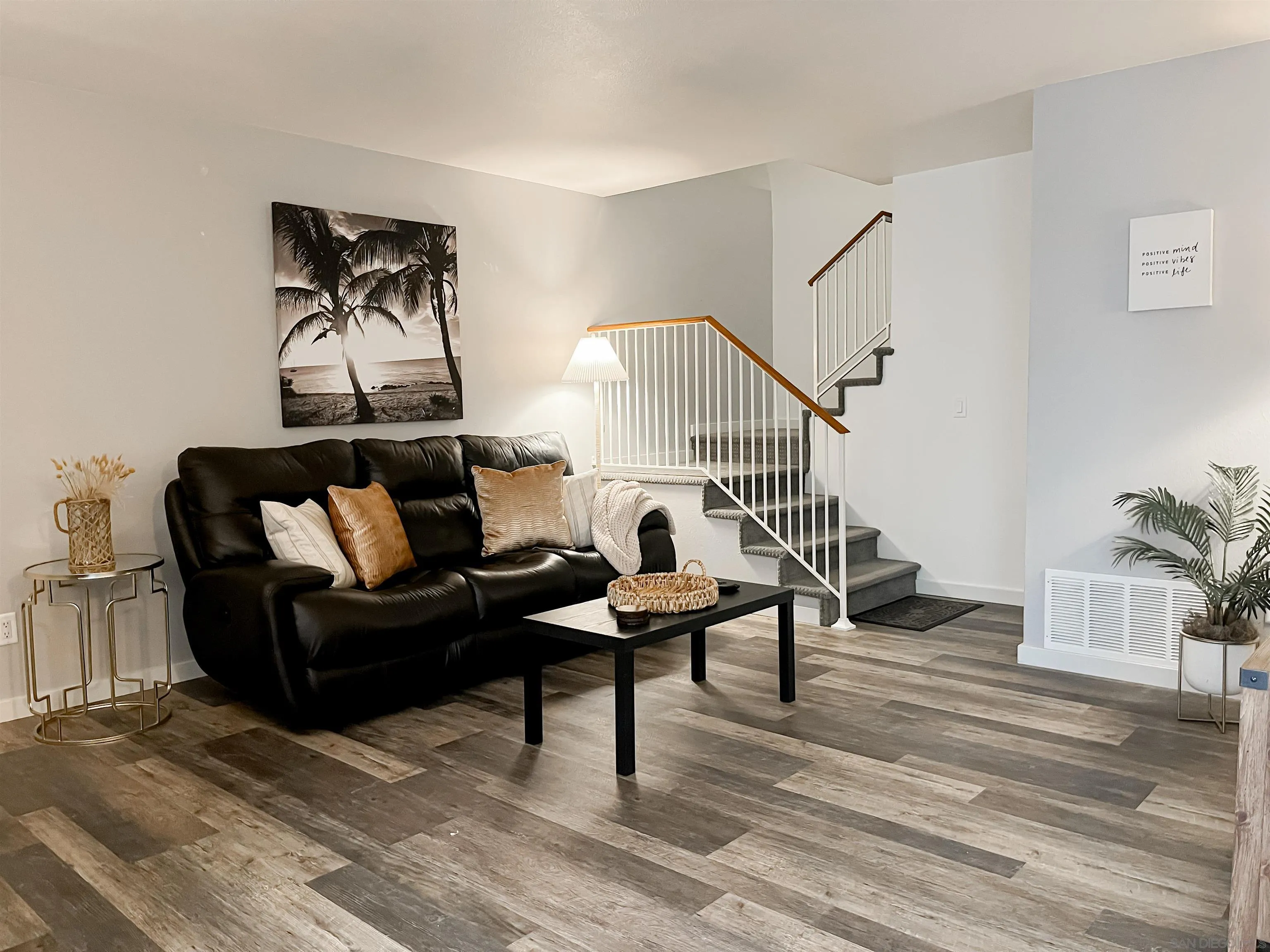 https://cdn.realtyfeed.com/cdn/127/250041145/edfb400ae064f324b59f3ee322c076d7.webp