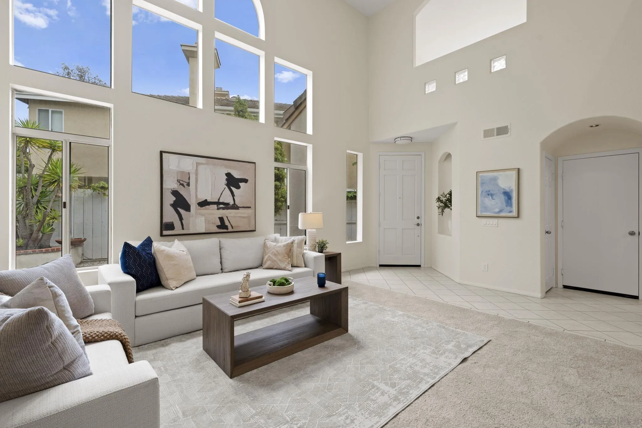 https://cdn.realtyfeed.com/cdn/127/250041152/19f058cc6ba6aabfc1c948422e4ef3ba.webp