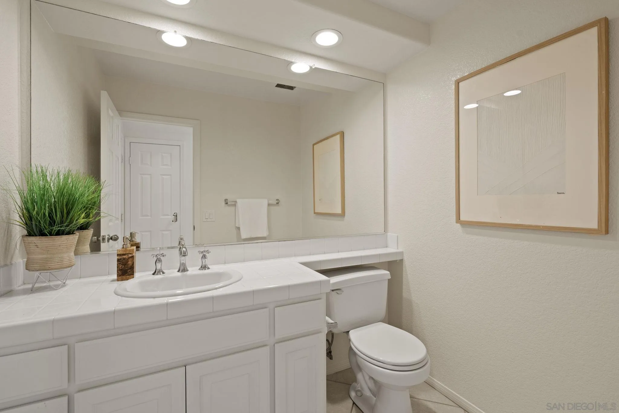 https://cdn.realtyfeed.com/cdn/127/250041152/7cfce8424f05ddfe49c6731f76d115e6.webp