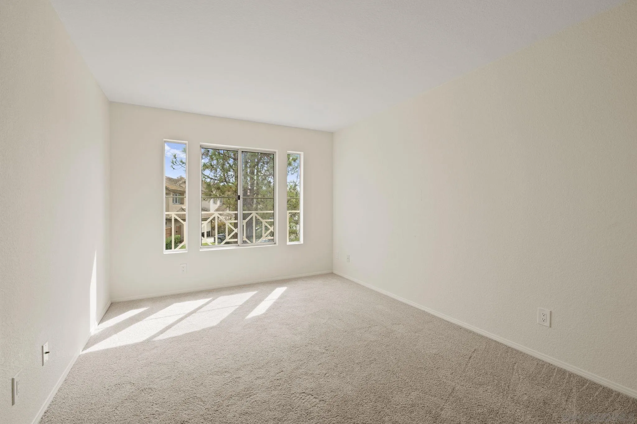 https://cdn.realtyfeed.com/cdn/127/250041152/baf6e79435a522e9ed210d96e5bf6a0d.webp