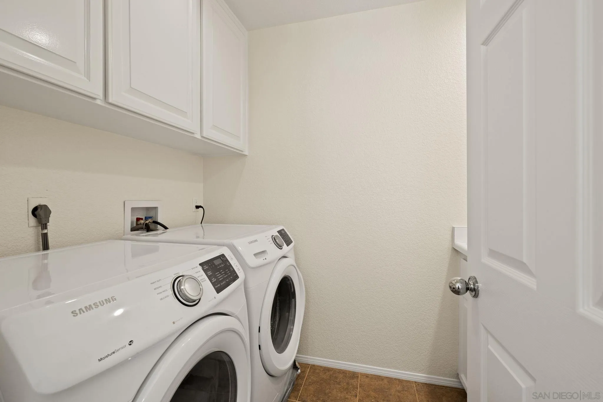 https://cdn.realtyfeed.com/cdn/127/250041152/e2a29a5638a5baa7f1cda8b302738fa1.webp