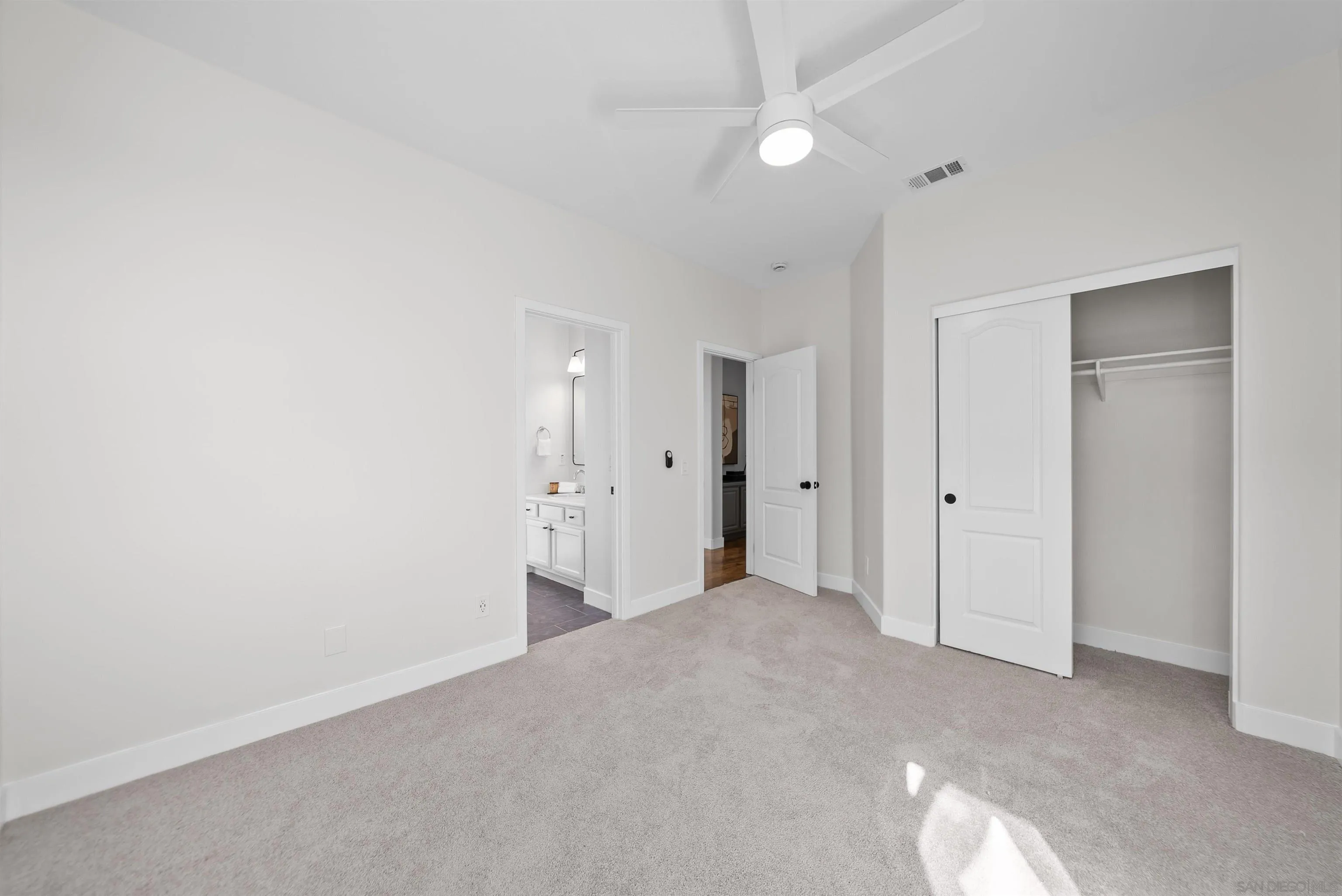 https://cdn.realtyfeed.com/cdn/127/250041153/ada434656b11ccdbe8d632afd4308809.webp