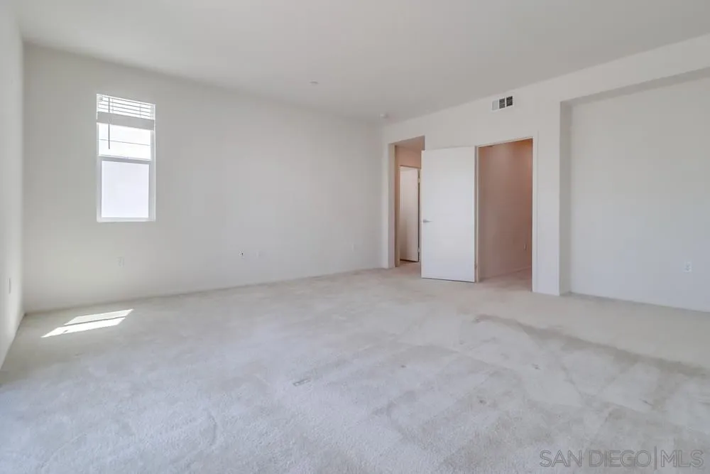 https://cdn.realtyfeed.com/cdn/127/250041155/47079a40210877b2a20d951ed91aa87e.webp