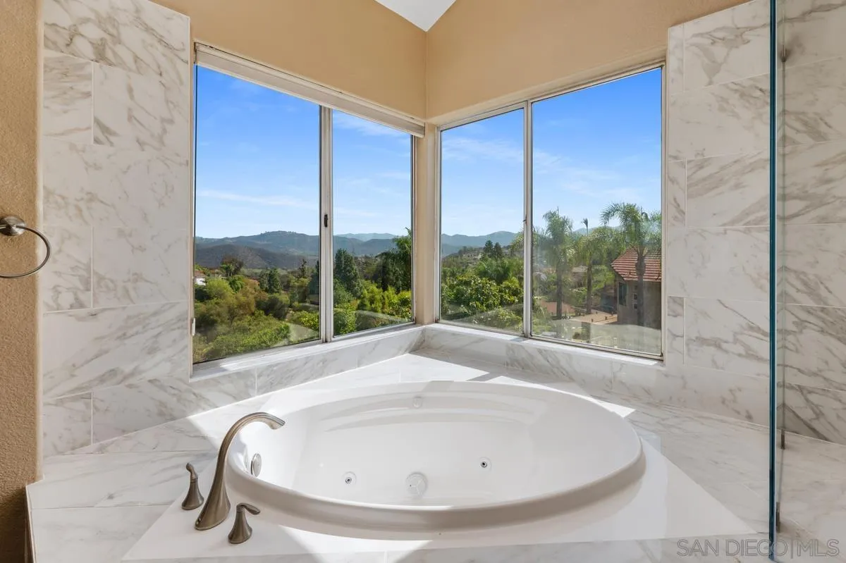 https://cdn.realtyfeed.com/cdn/127/250041158/0fe76edb47d366384362efc0acfc391d.webp