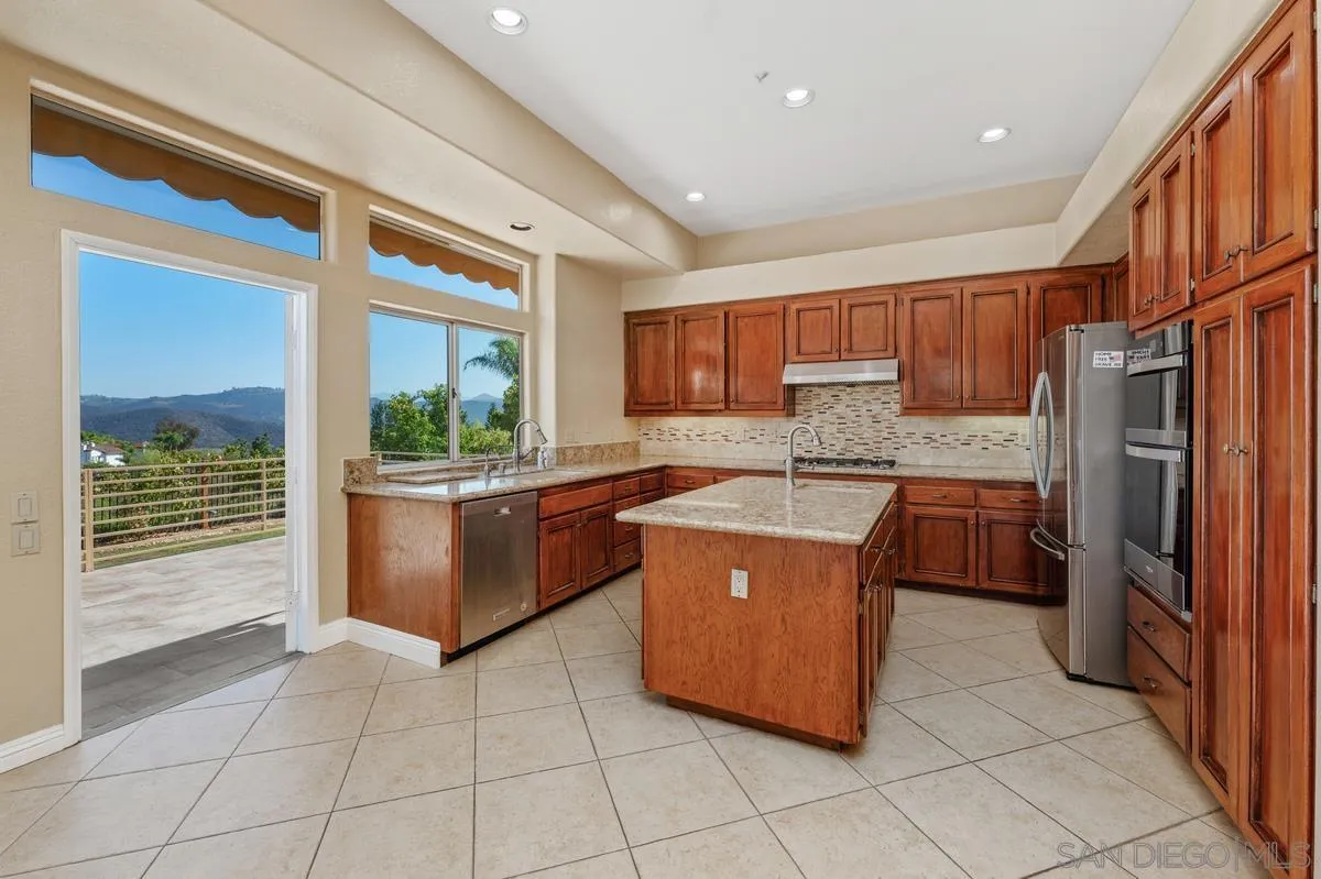 https://cdn.realtyfeed.com/cdn/127/250041158/78b6441d657c693ab0b9ec3c9928f601.webp