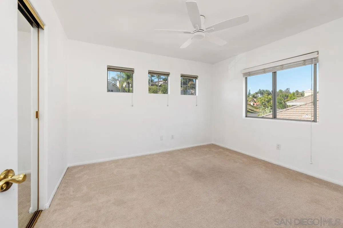 https://cdn.realtyfeed.com/cdn/127/250041158/a533a2ab3b02263c55f7dc4079d9dfc6.webp