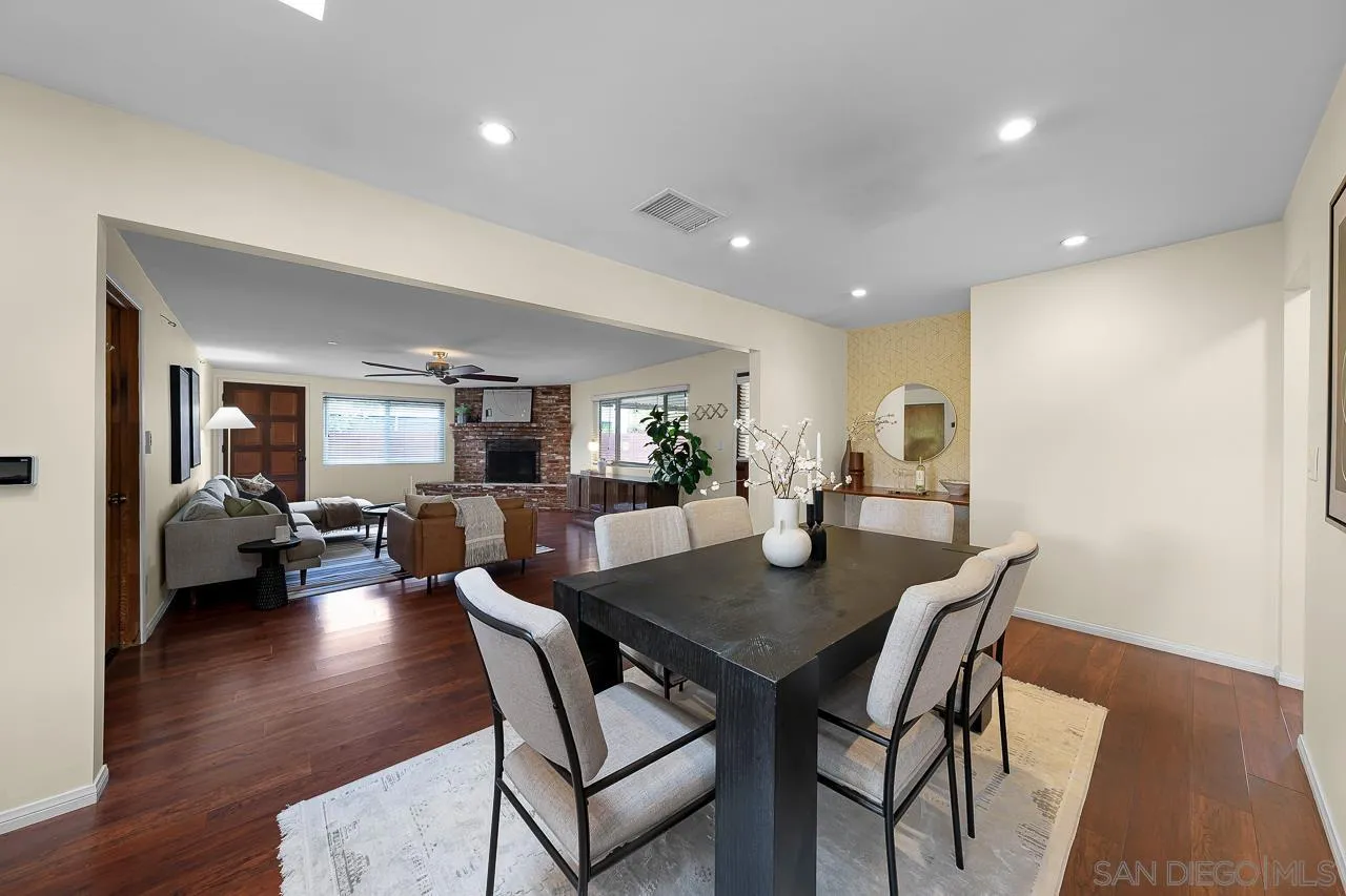 https://cdn.realtyfeed.com/cdn/127/250041164/0d63ac962c5e7ef3f3baf49c77c3d4b7.webp