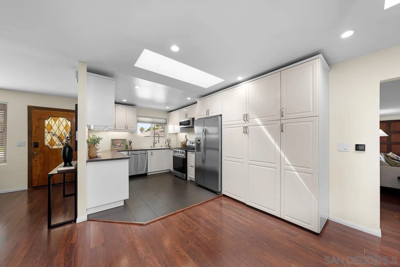 https://cdn.realtyfeed.com/cdn/127/250041164/fc288b91d9b2c205d4b21d200e66ff1d.webp
