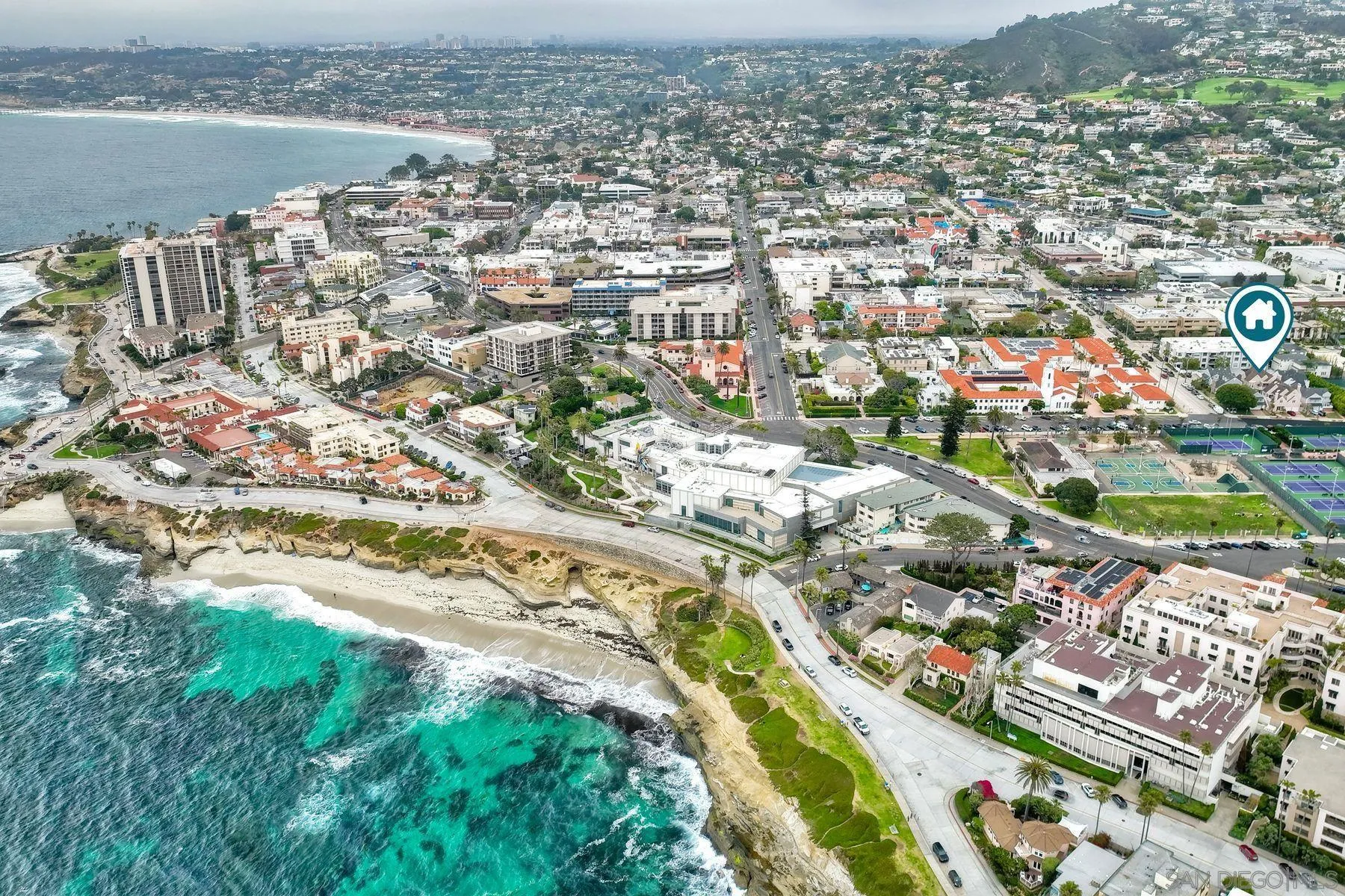 https://cdn.realtyfeed.com/cdn/127/250041172/821f7f69f68228d3087b95ea3076ba55.webp