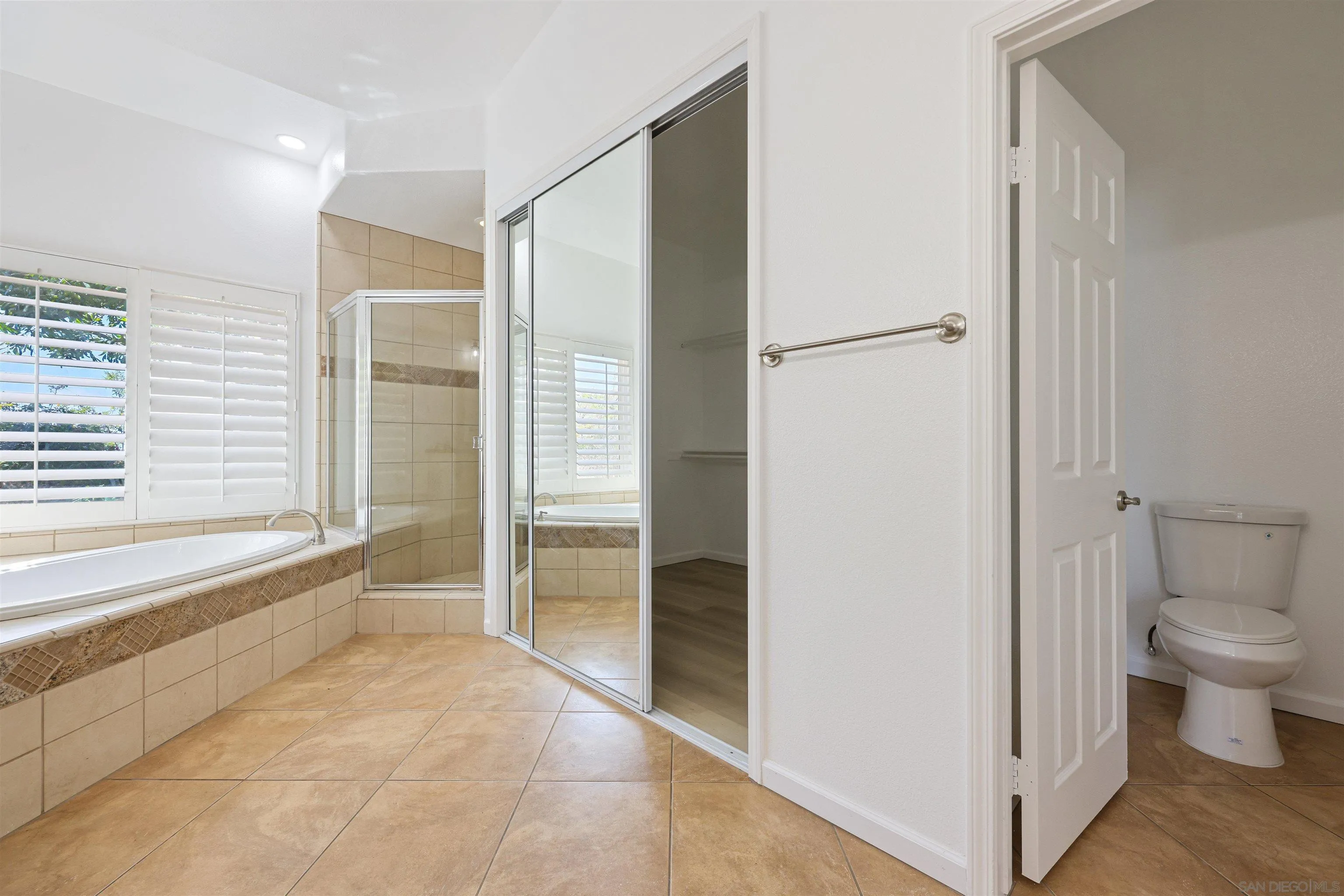 https://cdn.realtyfeed.com/cdn/127/250041173/cf51eb05edfcedcd9ca148d0c247e47a.webp