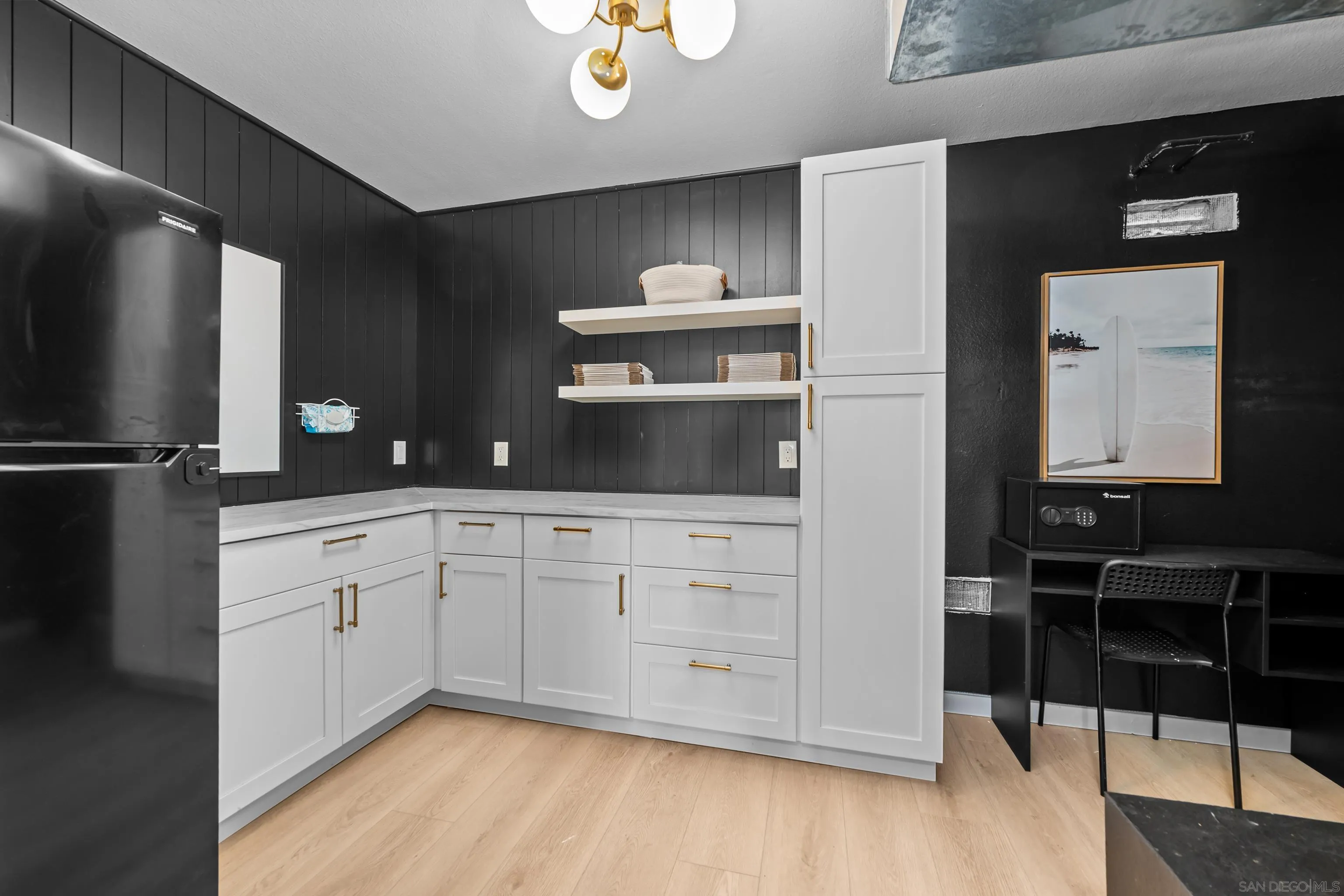 https://cdn.realtyfeed.com/cdn/127/250041175/293bd1a3e2cc37af2e5e9c38a5fddea4.webp