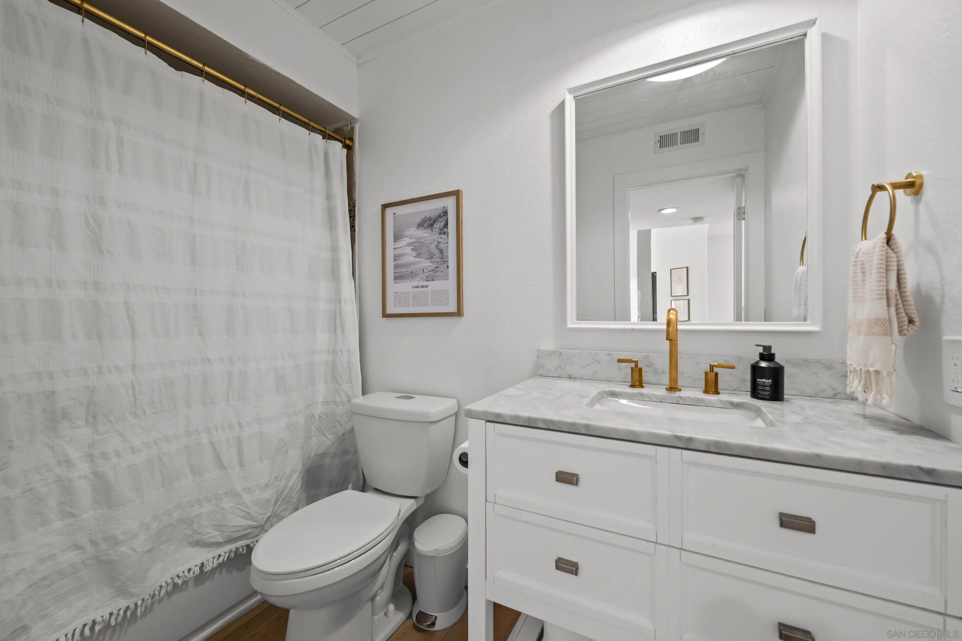 https://cdn.realtyfeed.com/cdn/127/250041175/66bd6d608304e374a84b6b24539bfd79.webp