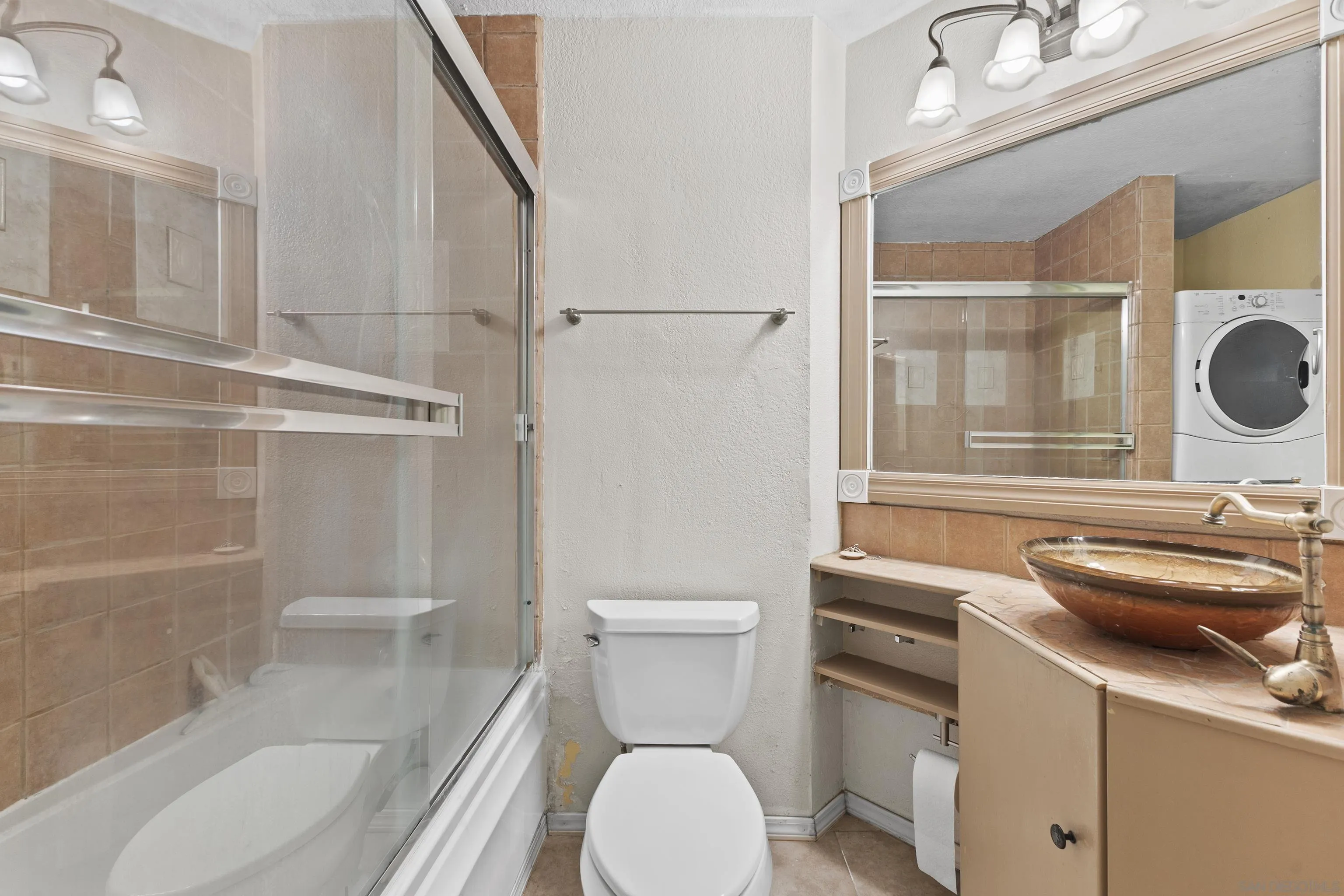 https://cdn.realtyfeed.com/cdn/127/250041180/049d0a03d363a51a81b55d202a9b2820.webp