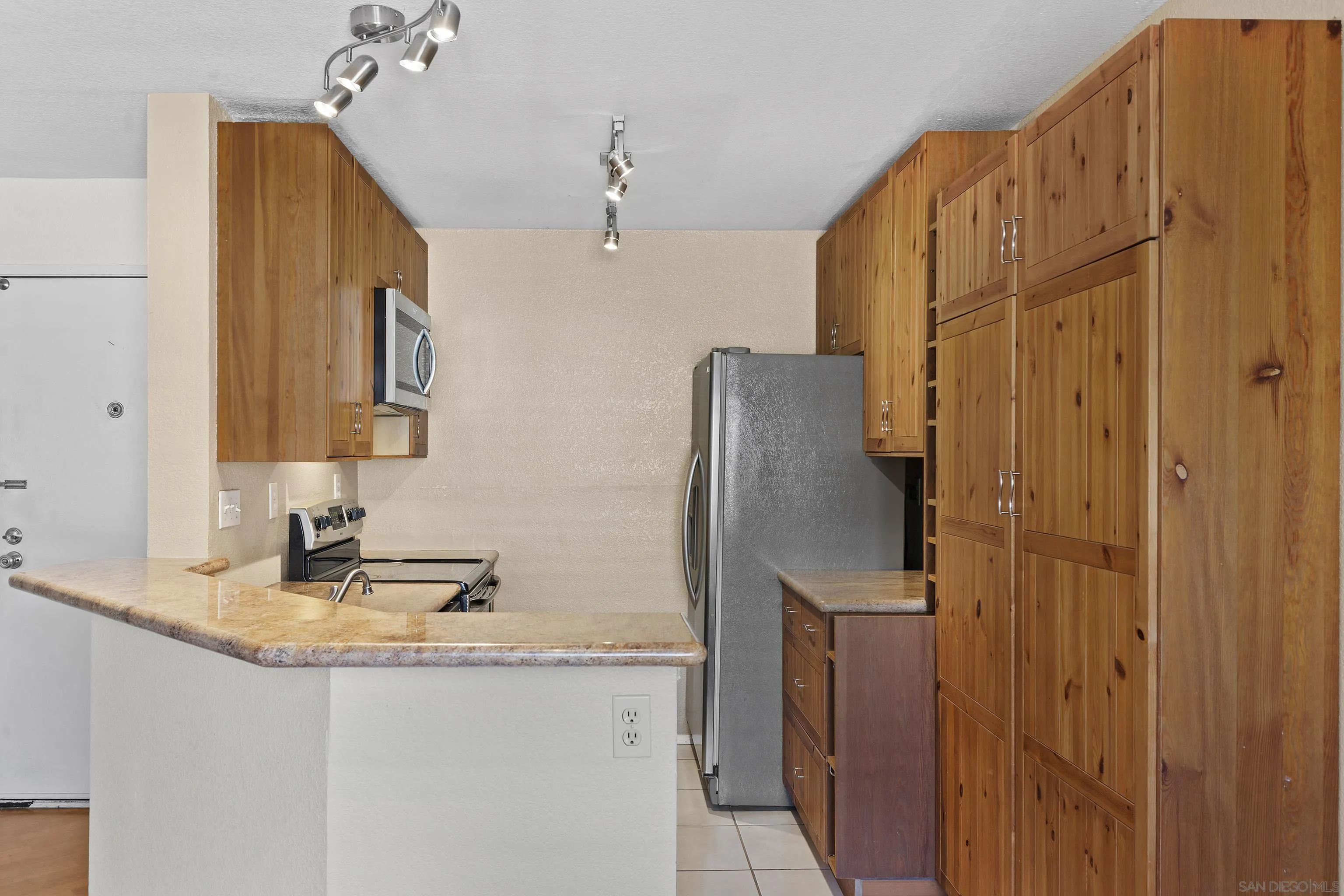 https://cdn.realtyfeed.com/cdn/127/250041180/34a6f31ee1dd806653cb917c2d42ea77.webp