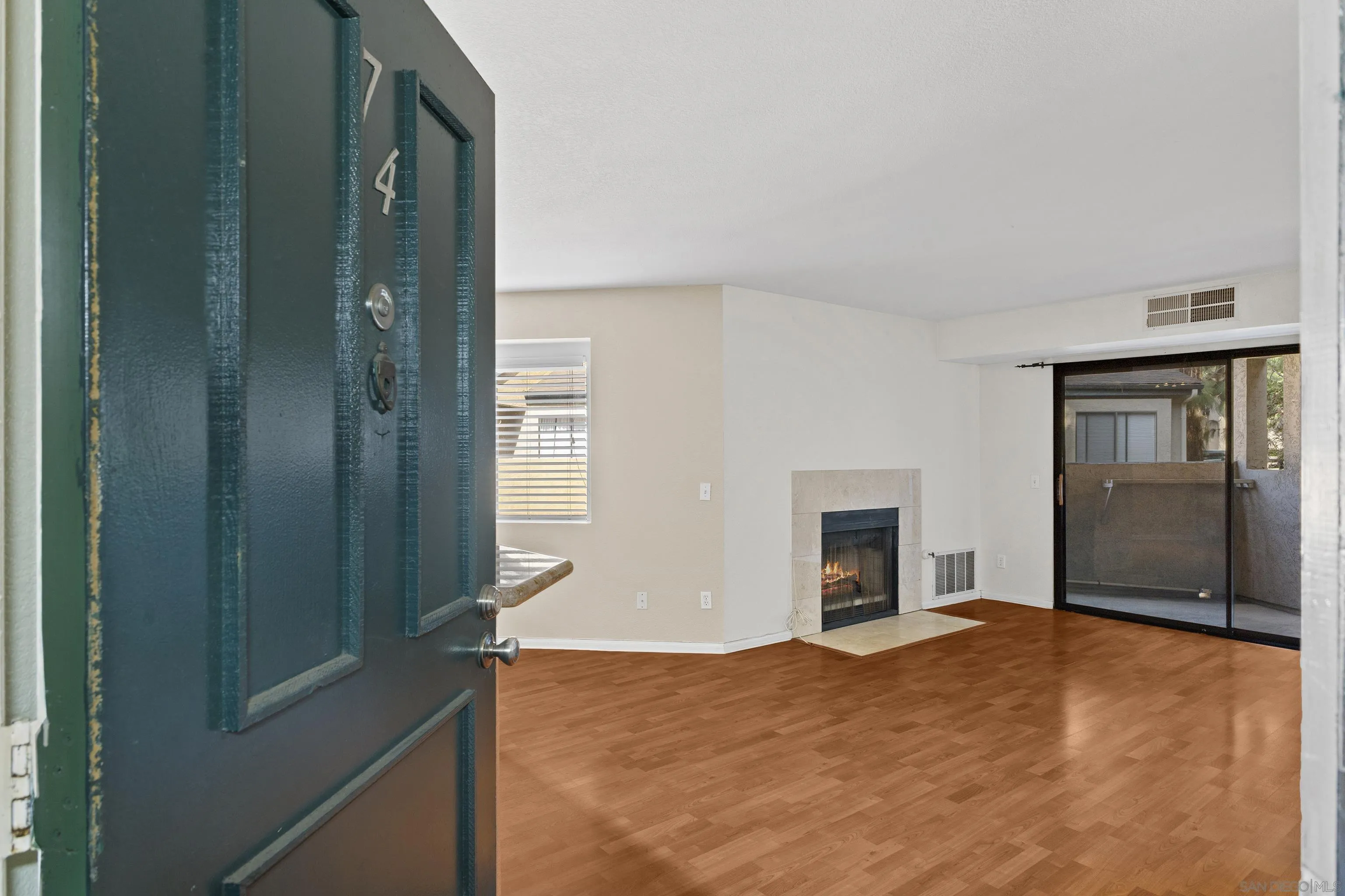 https://cdn.realtyfeed.com/cdn/127/250041180/d2d058b35bc951bbe22560939dbbf01f.webp
