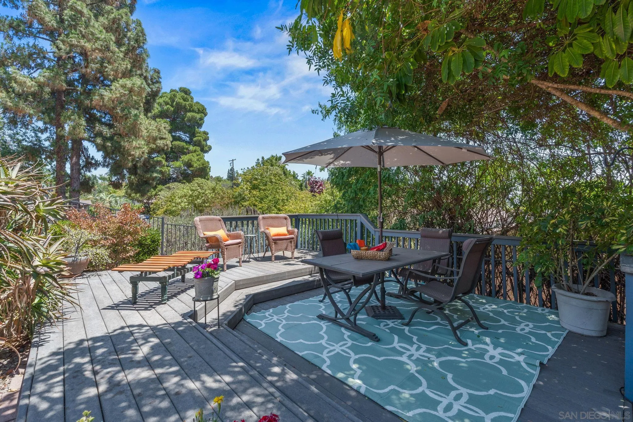 https://cdn.realtyfeed.com/cdn/127/250041182/43a10de8ed49e1d7f5c737ff55027b43.webp