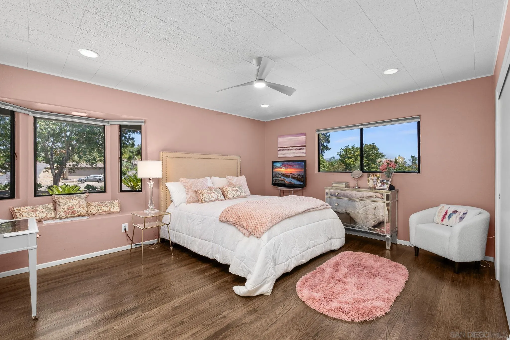 https://cdn.realtyfeed.com/cdn/127/250041182/e27c78387b63403ccdf39a46e05ed404.webp