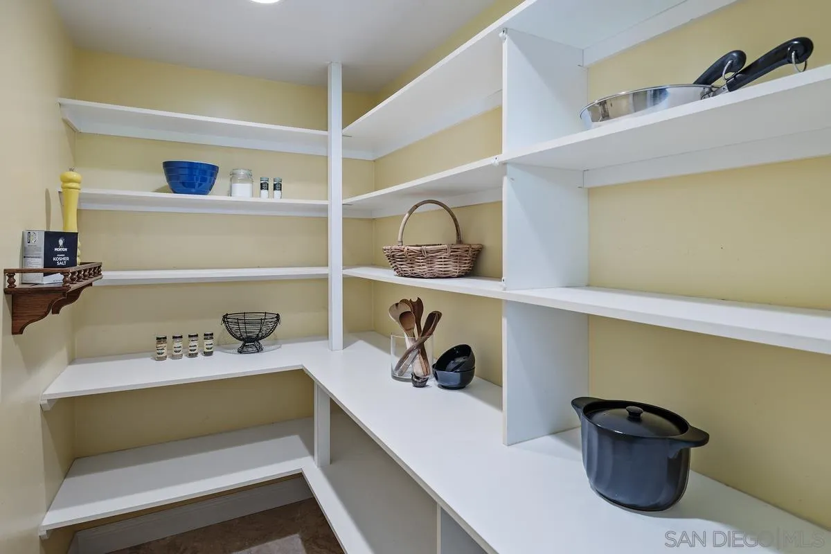 https://cdn.realtyfeed.com/cdn/127/250041184/85f9e384b6b9e2038ca7c91491e3b229.webp