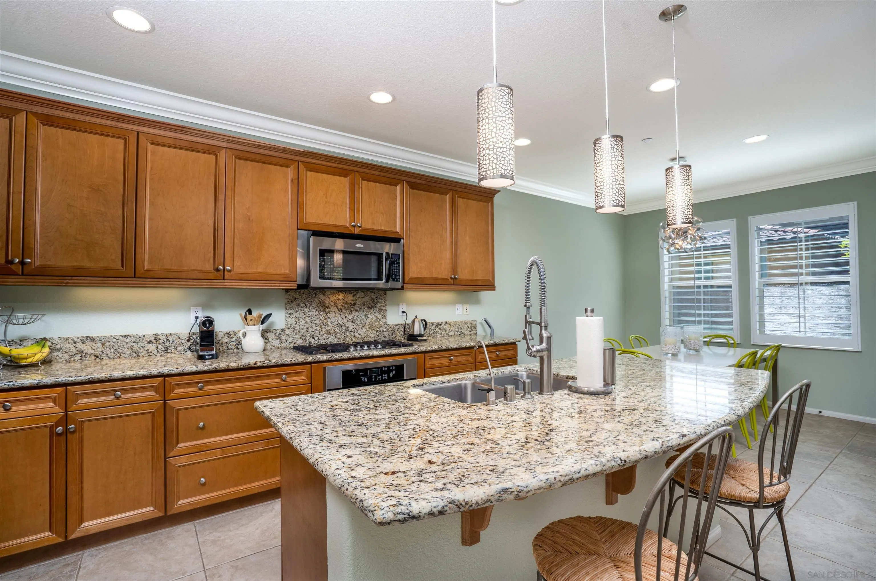 Photo #3: 250041186 Listing 