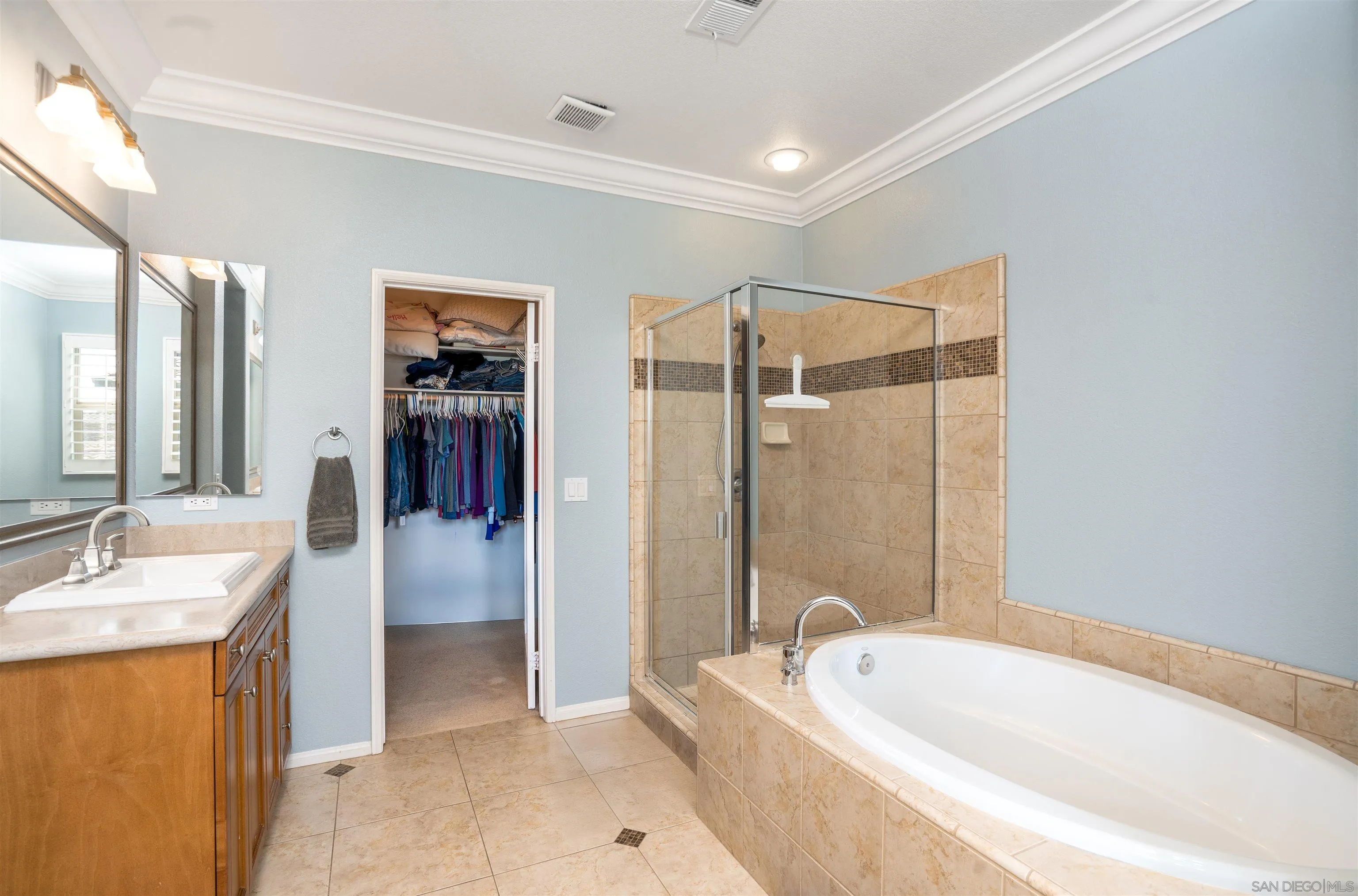 https://cdn.realtyfeed.com/cdn/127/250041186/fa376e89e38c1a63615333ac29a9112e.webp
