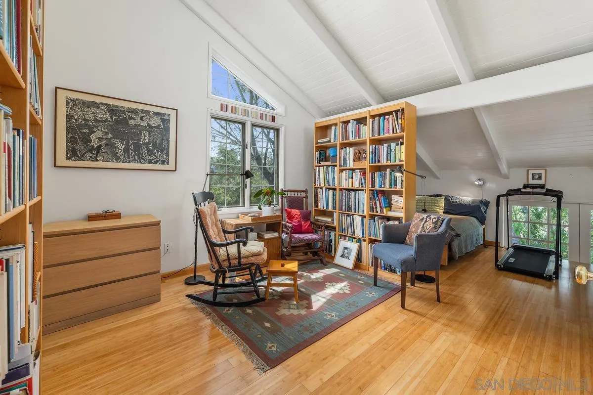 https://cdn.realtyfeed.com/cdn/127/250041188/a9c05a71d1e4e8c4c16d72b20754ffc9.webp