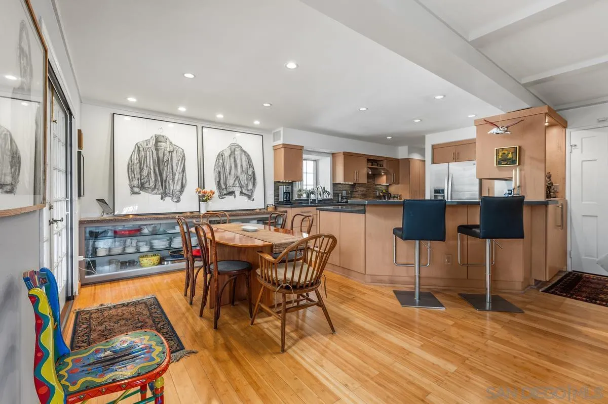 https://cdn.realtyfeed.com/cdn/127/250041188/be29e289742952a41fbed8671c70b6e9.webp